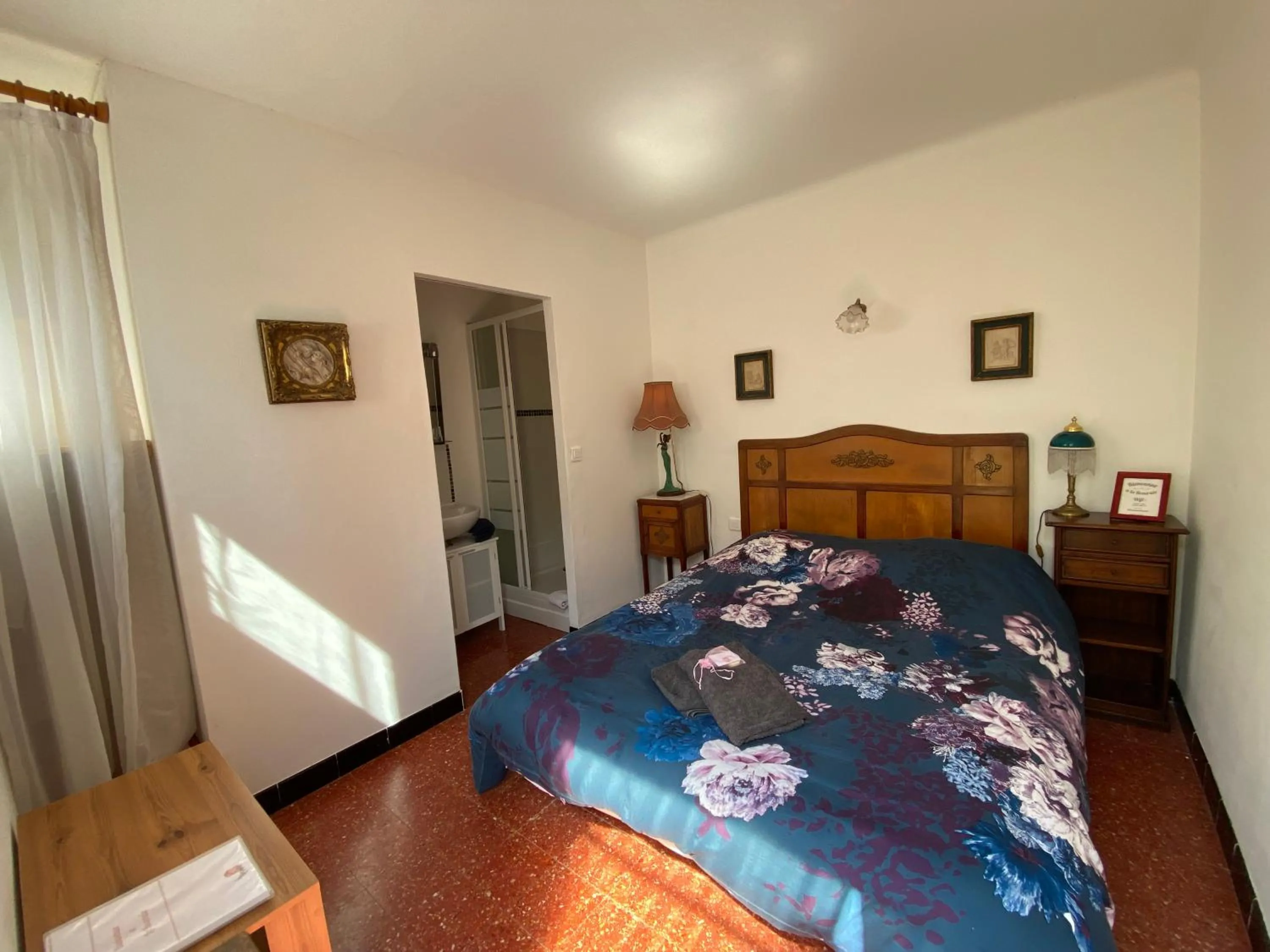 Double Room in La Roseraie
