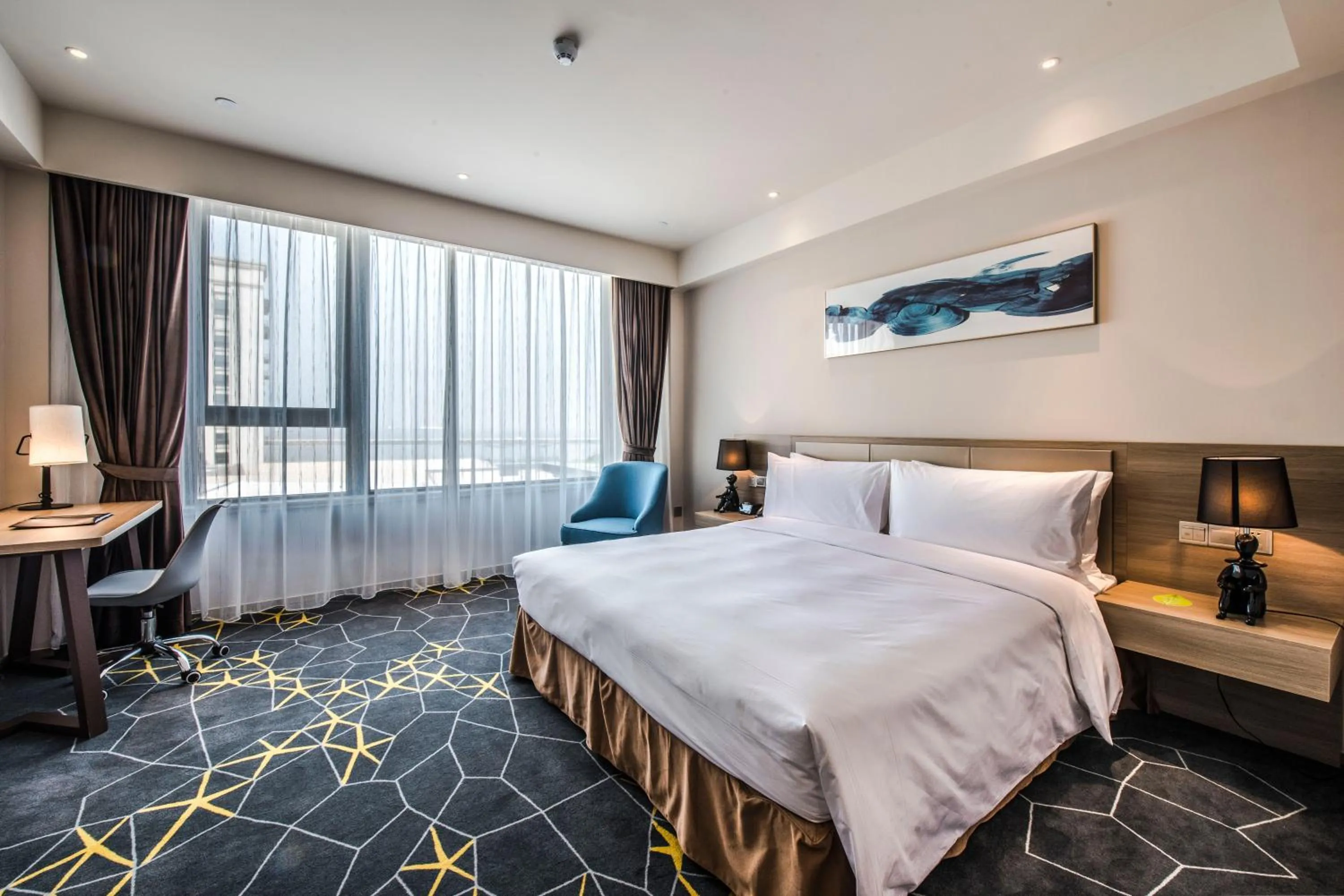 Double Room in Q-Box Hotel Shanghai Sanjiagang -Offer Pudong International Airport and Disney shuttle