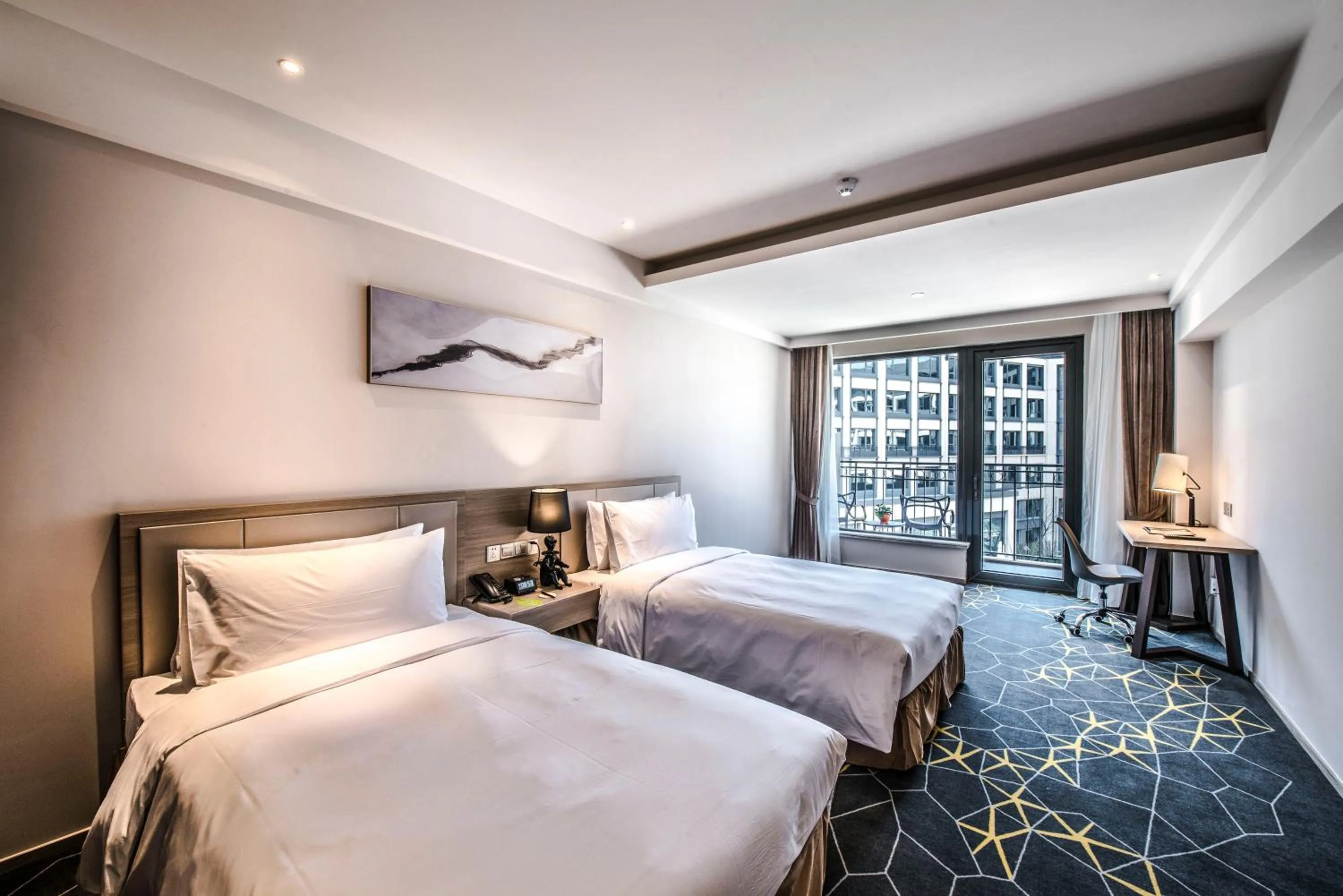 Superior Twin Room in Q-Box Hotel Shanghai Sanjiagang -Offer Pudong International Airport and Disney shuttle