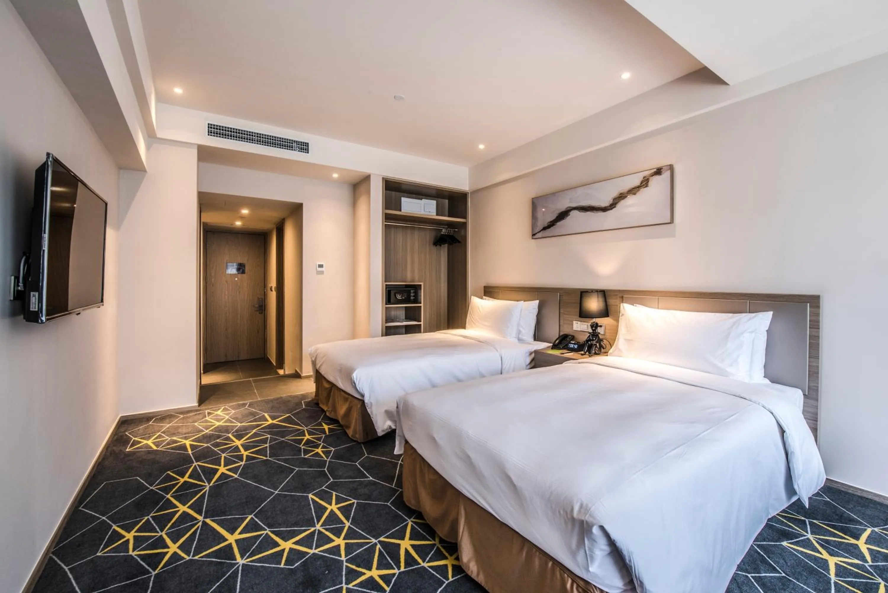 Standard Twin Room in Q-Box Hotel Shanghai Sanjiagang -Offer Pudong International Airport and Disney shuttle