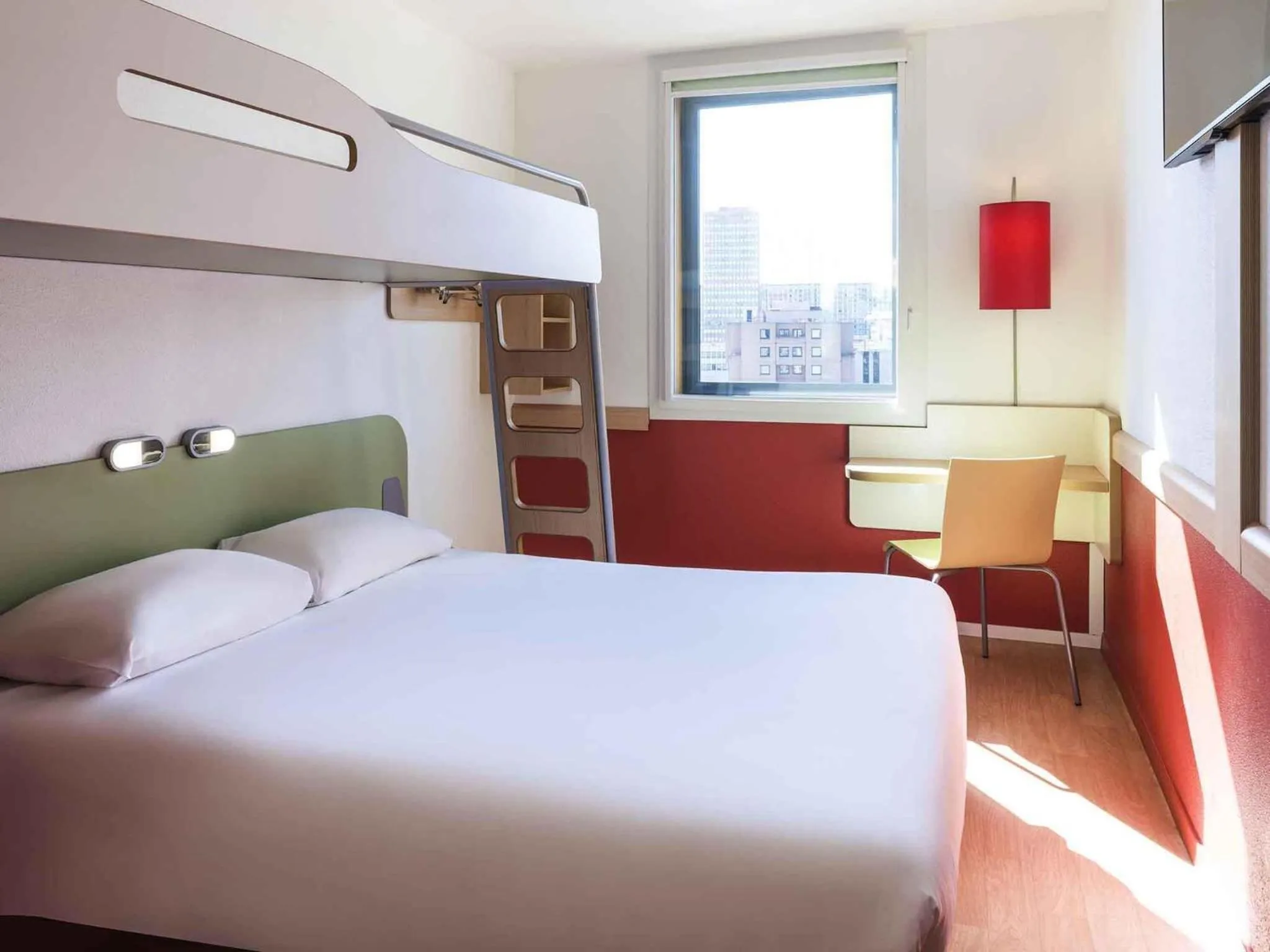 Triple Room with One Double Bed and One Bunk Bed in Ibis Budget Lyon Centre - Gare Part Dieu