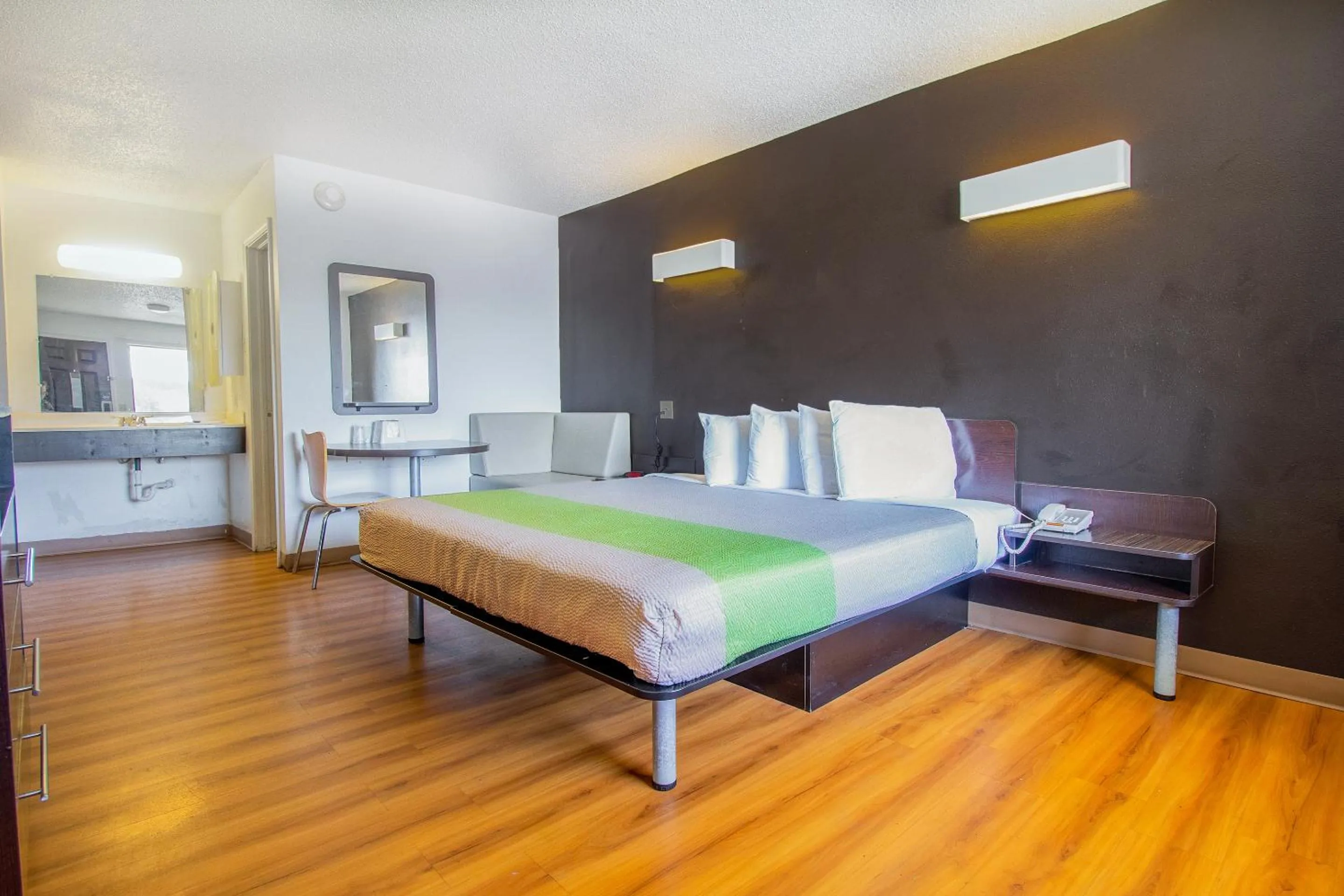 King Bed Smoking with Kitchenette in Studio Inn Extended Stay Oklahoma City Airport by OYO