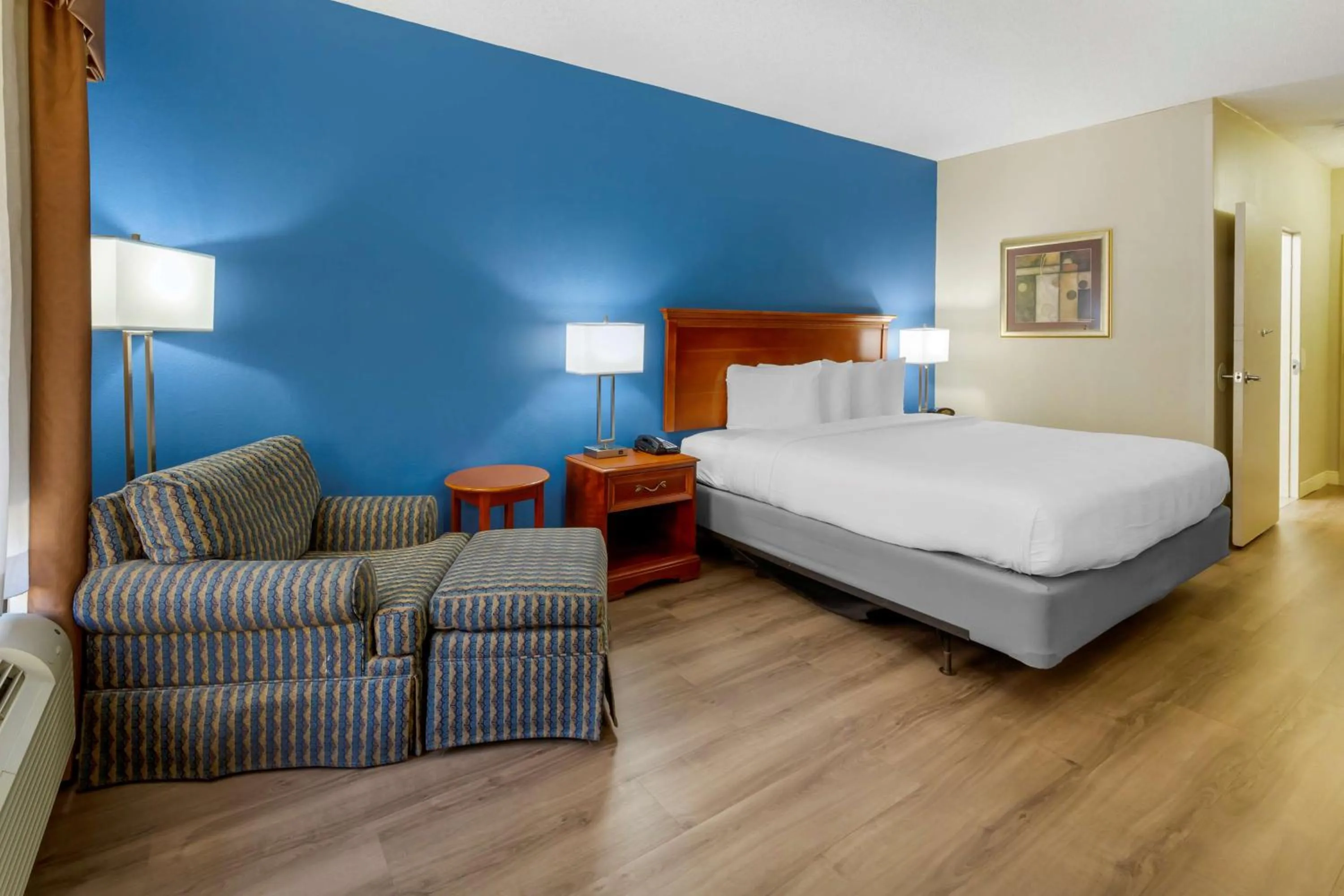 King Suite - Non-Smoking in Best Western Plus Cary - NC State