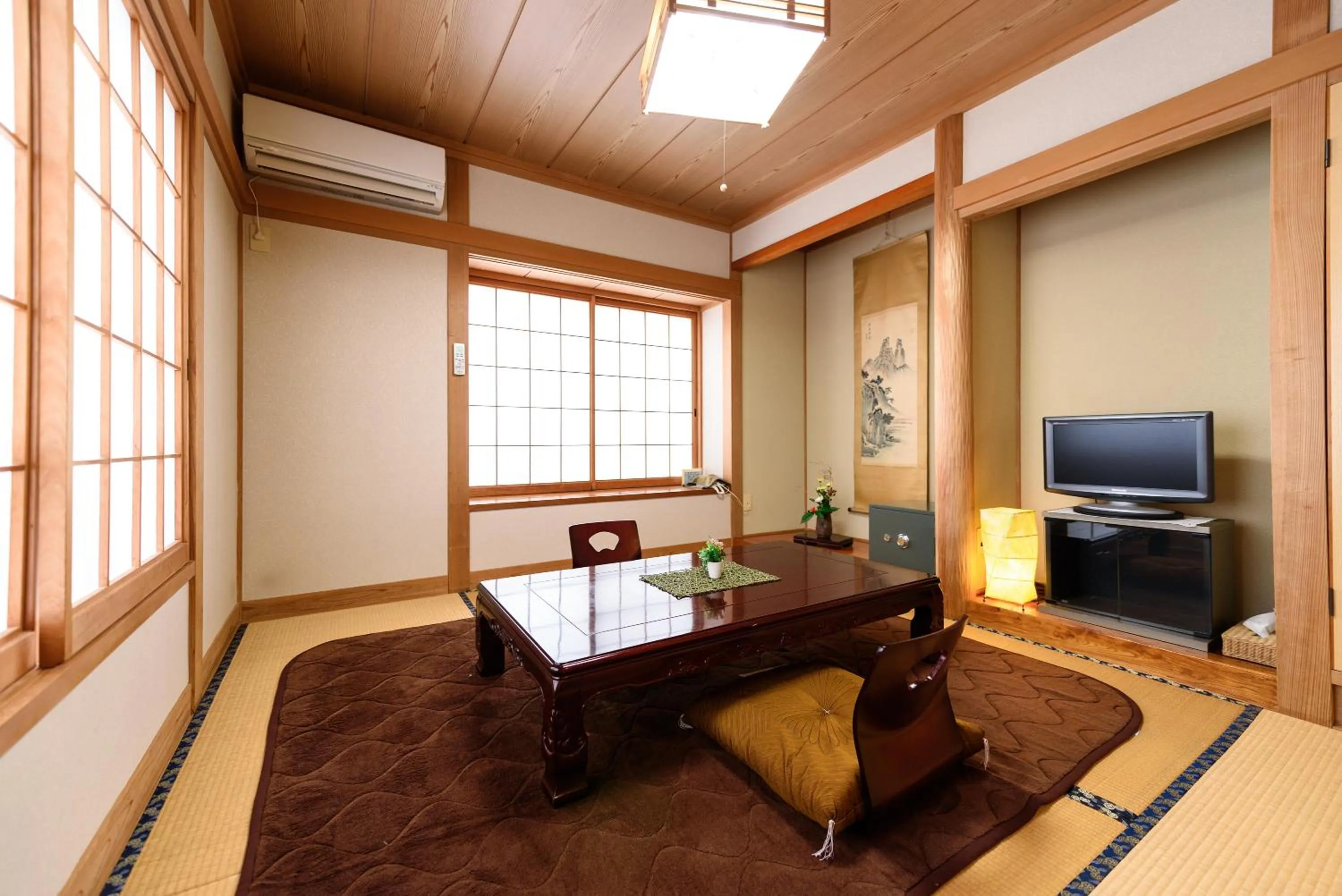 Japanese-Style Triple Room with Bathroom - single occupancy in Yufuin Onsen Oyado Jinnouchi