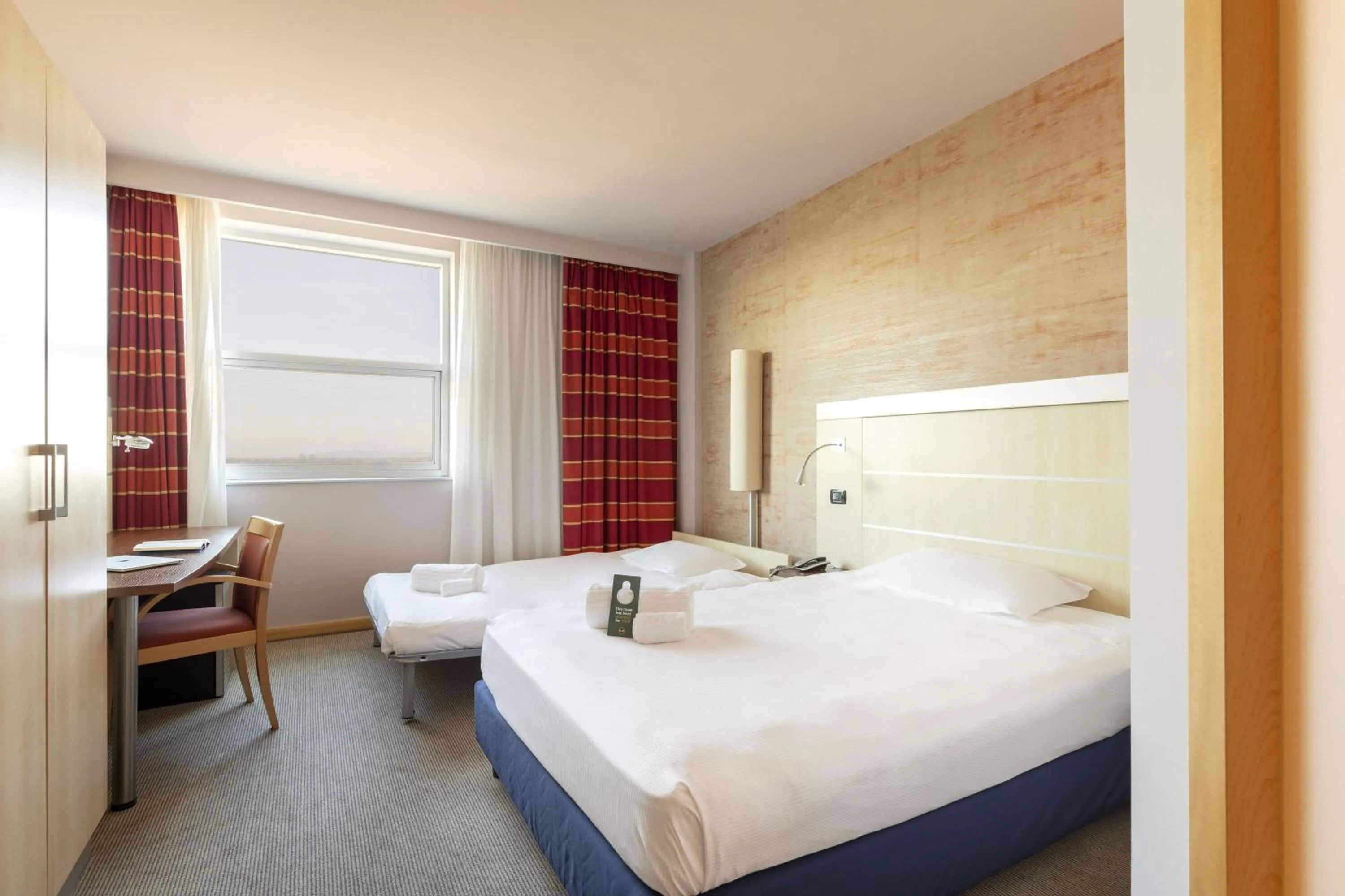 Twin Room - Disability Access in B&B Hotel Cherasco Langhe