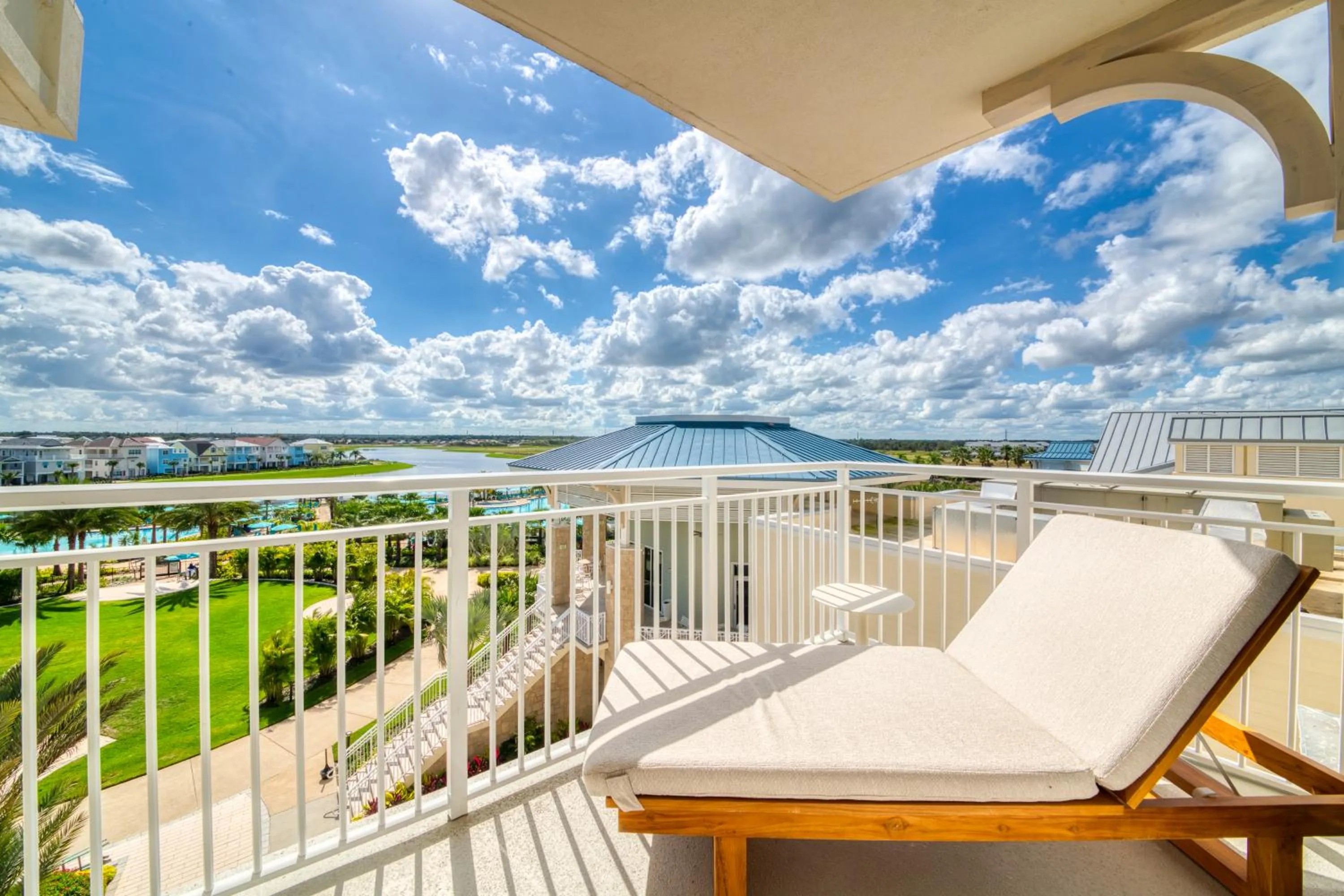 Queen Pool View Suite Accessible in Margaritaville Resort Orlando