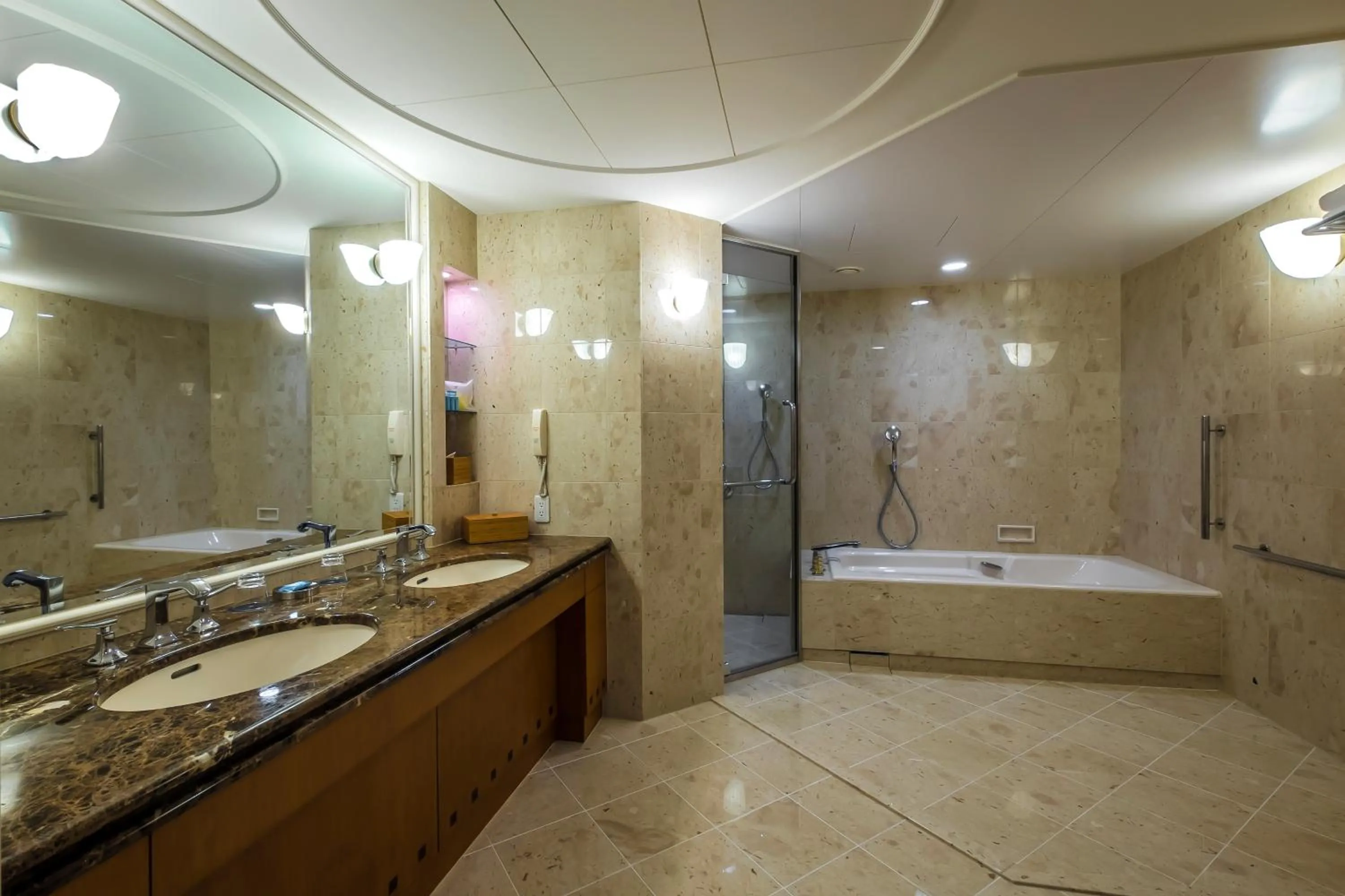 Club Suite Kings Room - single occupancy - Non-Smoking in Phoenix Seagaia Ocean Tower