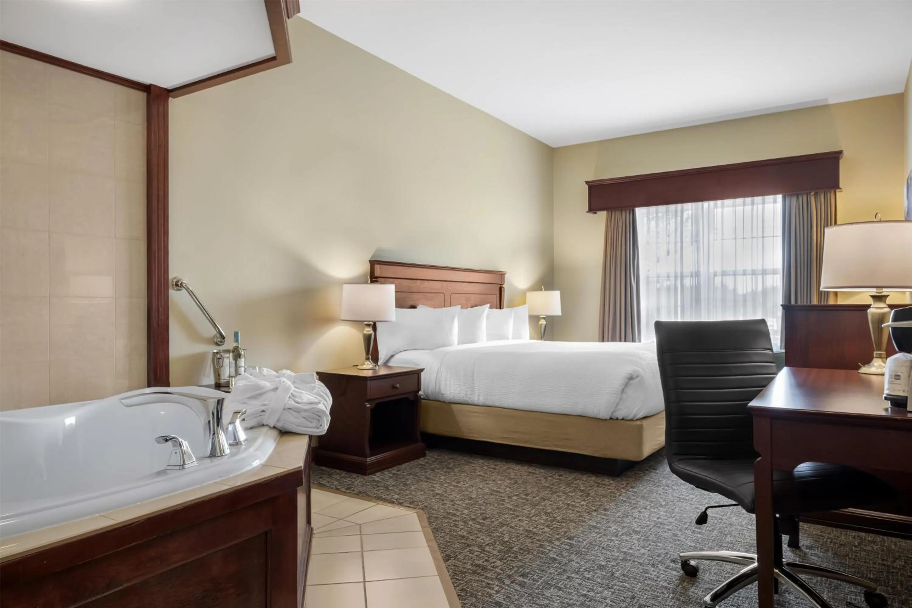 King Suite with Whirlpool - Non-Smoking in Best Western Plus Fredericton Hotel & Suites