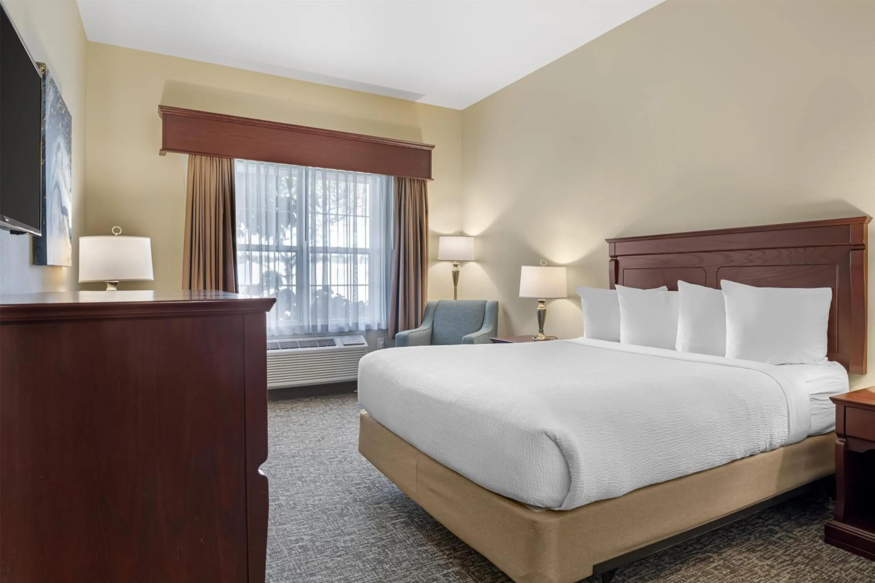 Queen Room with Roll-In Shower - Disability Access/Non-Smoking in Best Western Plus Fredericton Hotel & Suites