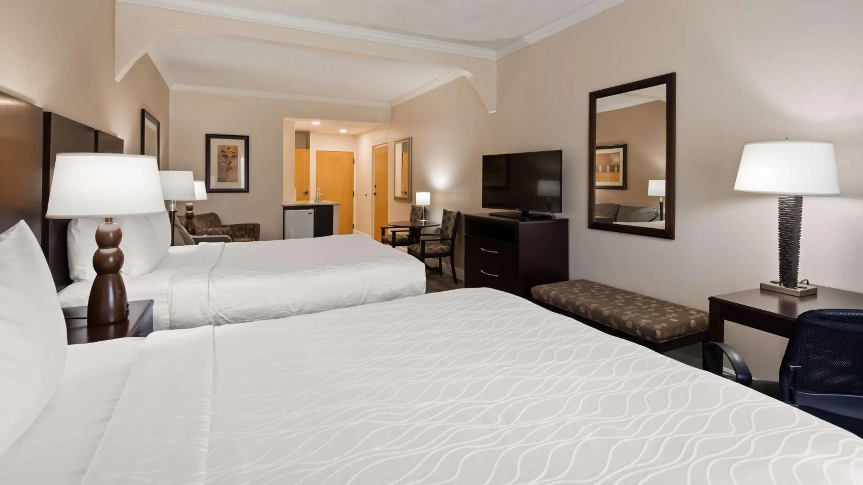 Deluxe Two Queen Suite in Best Western Plus Ambassador Suites