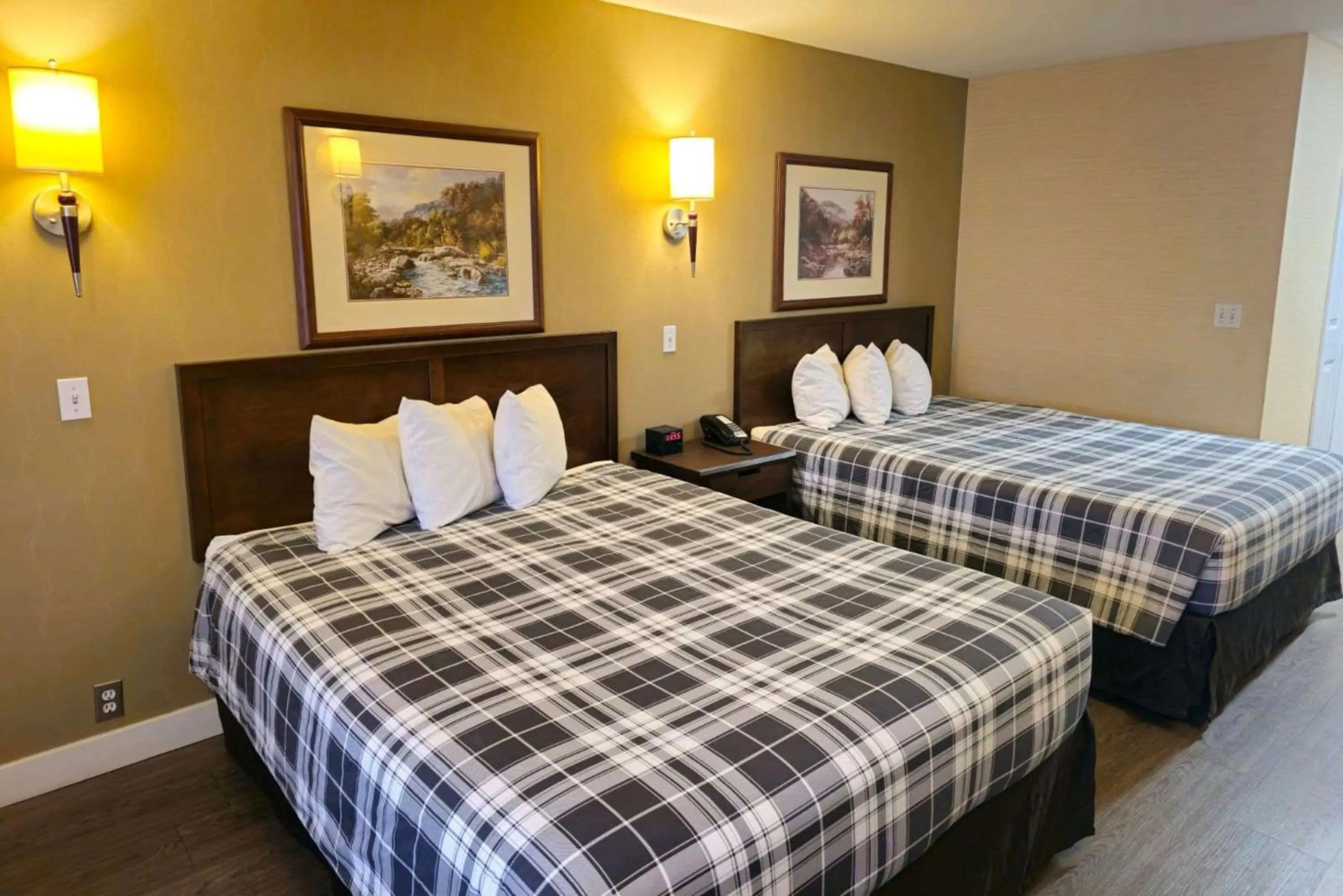 Efficiency Suite with Two Queen Beds - Non-Smoking in Rodeway Inn & Suites