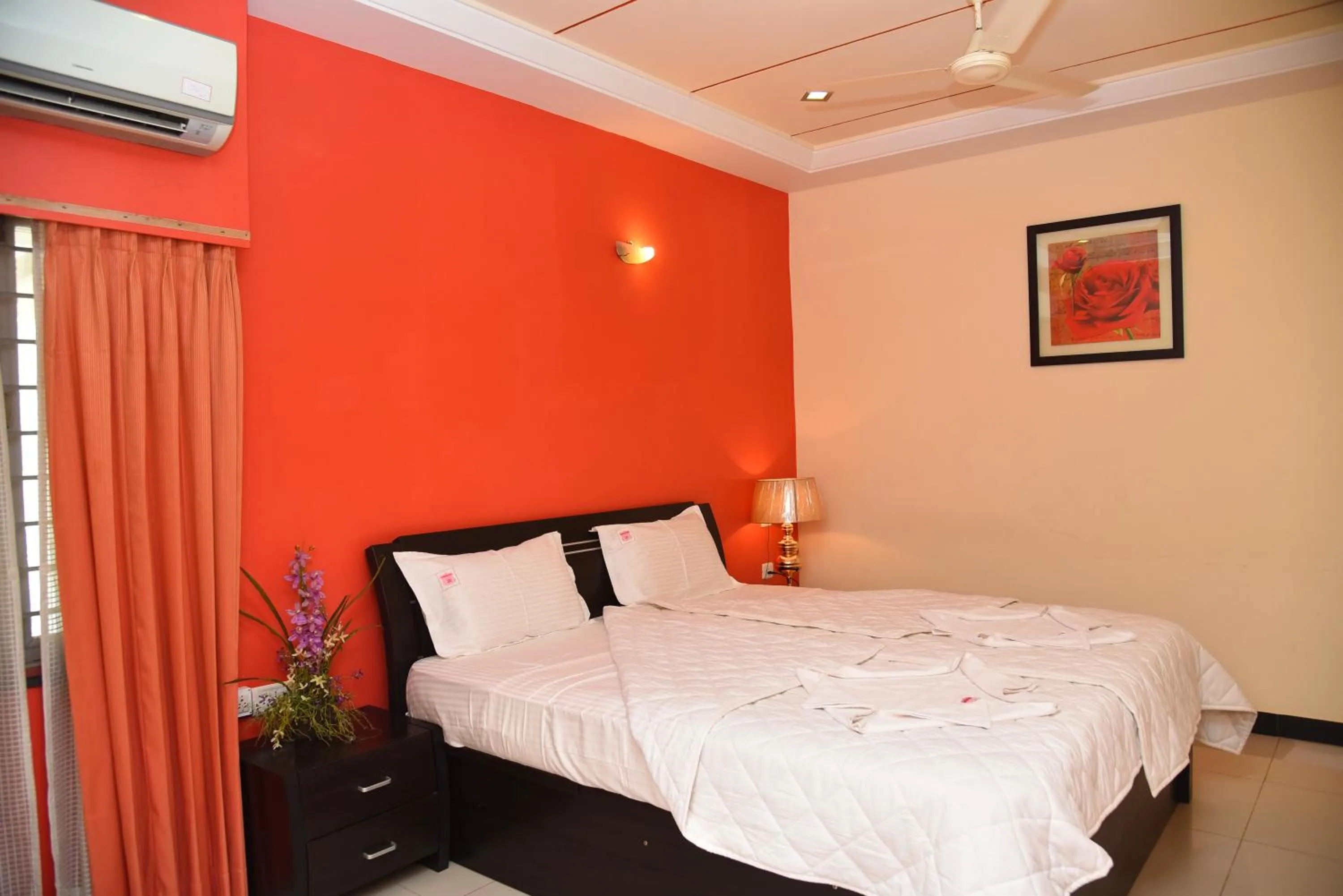 Deluxe King Suite - single occupancy in Hotel Subhalakshmi Palace