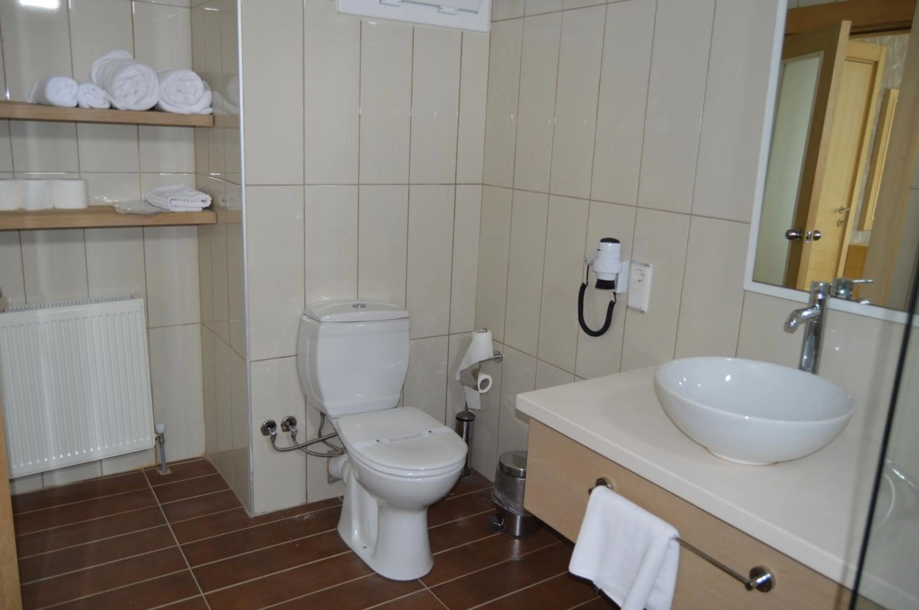 Standard Triple Room in Kale Palace Hotel