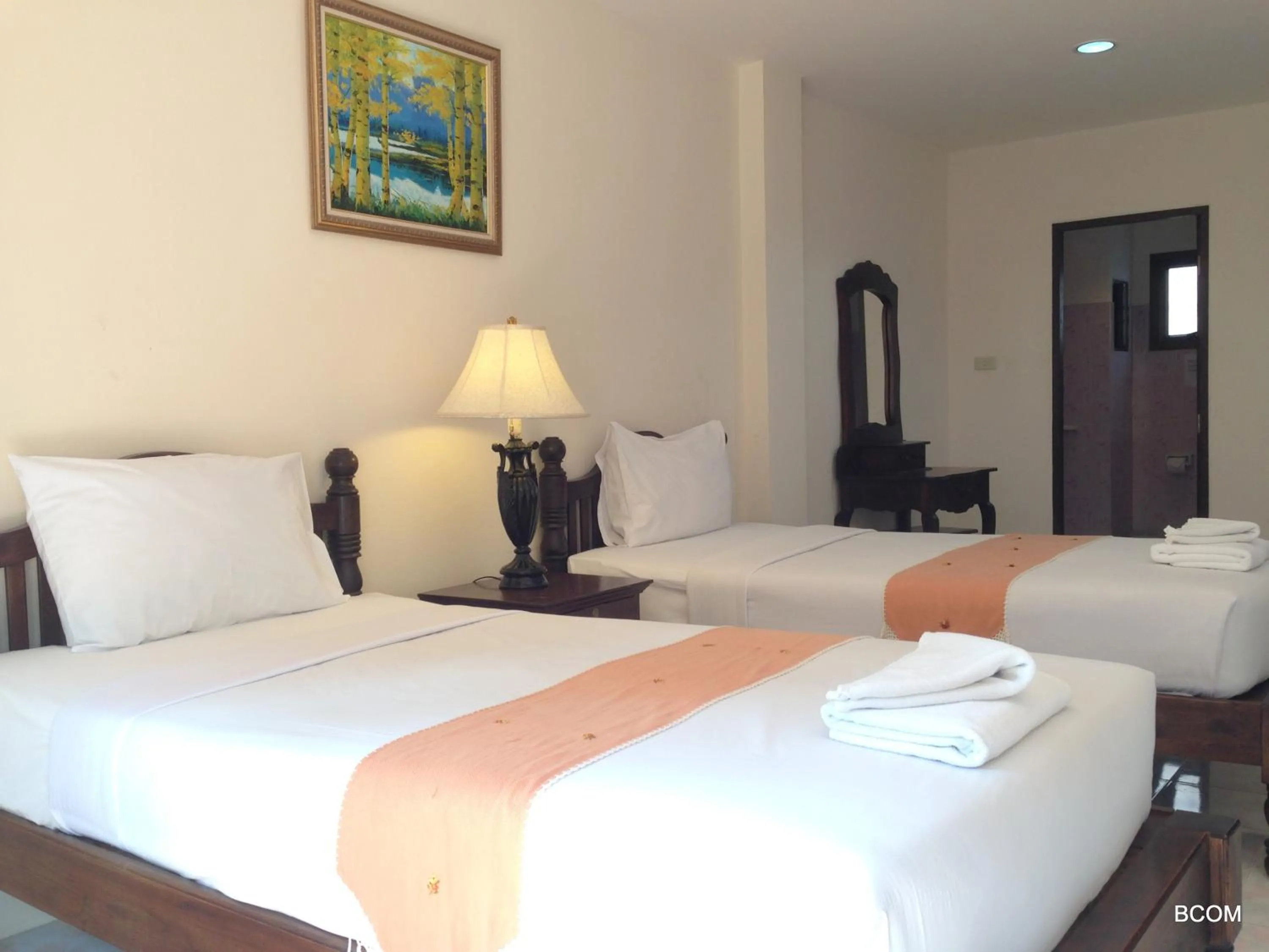 Standard Twin Room with Air Condition in Panupong Hotel