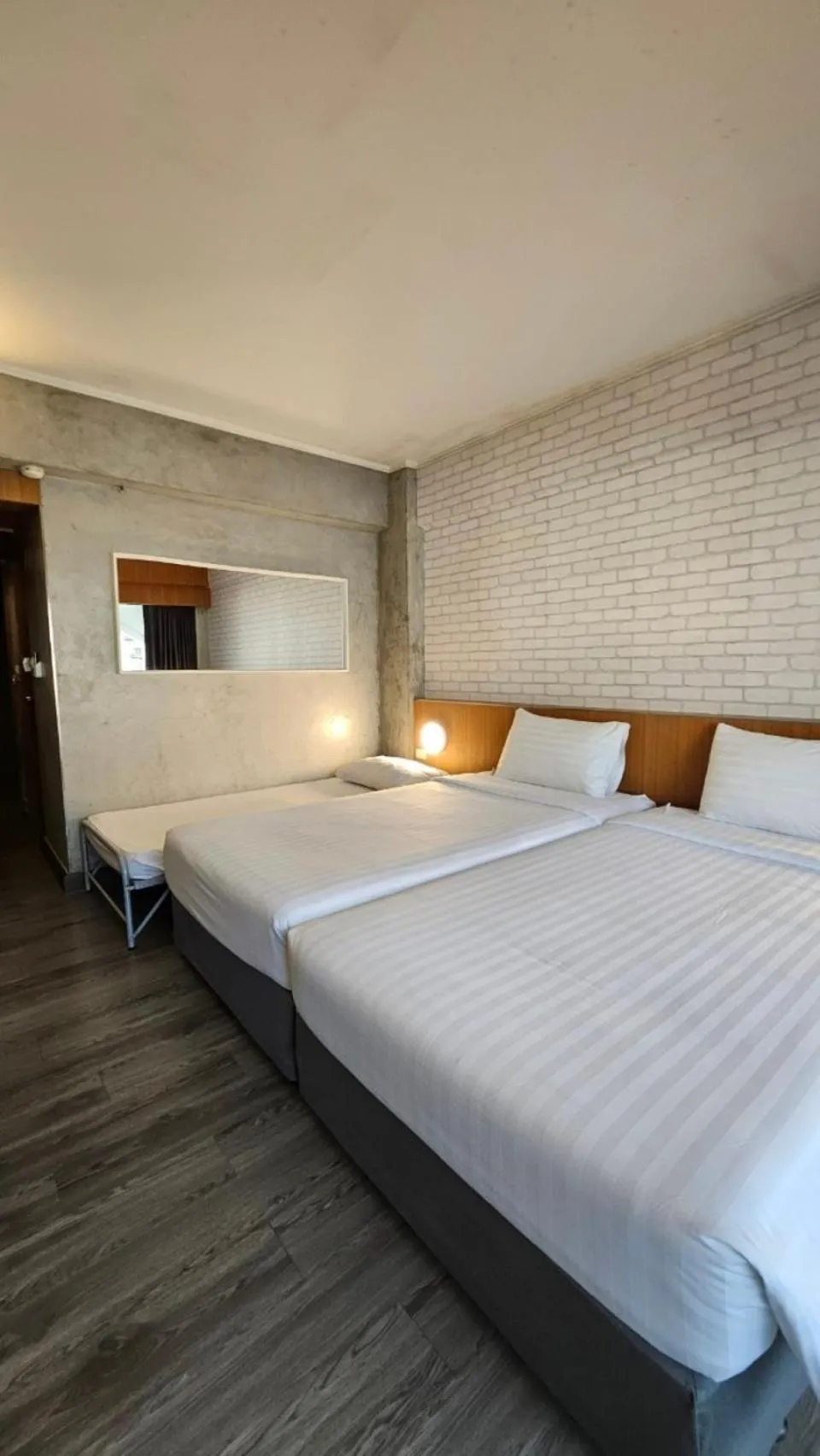 Triple Room with Balcony in White Palace Bangkok