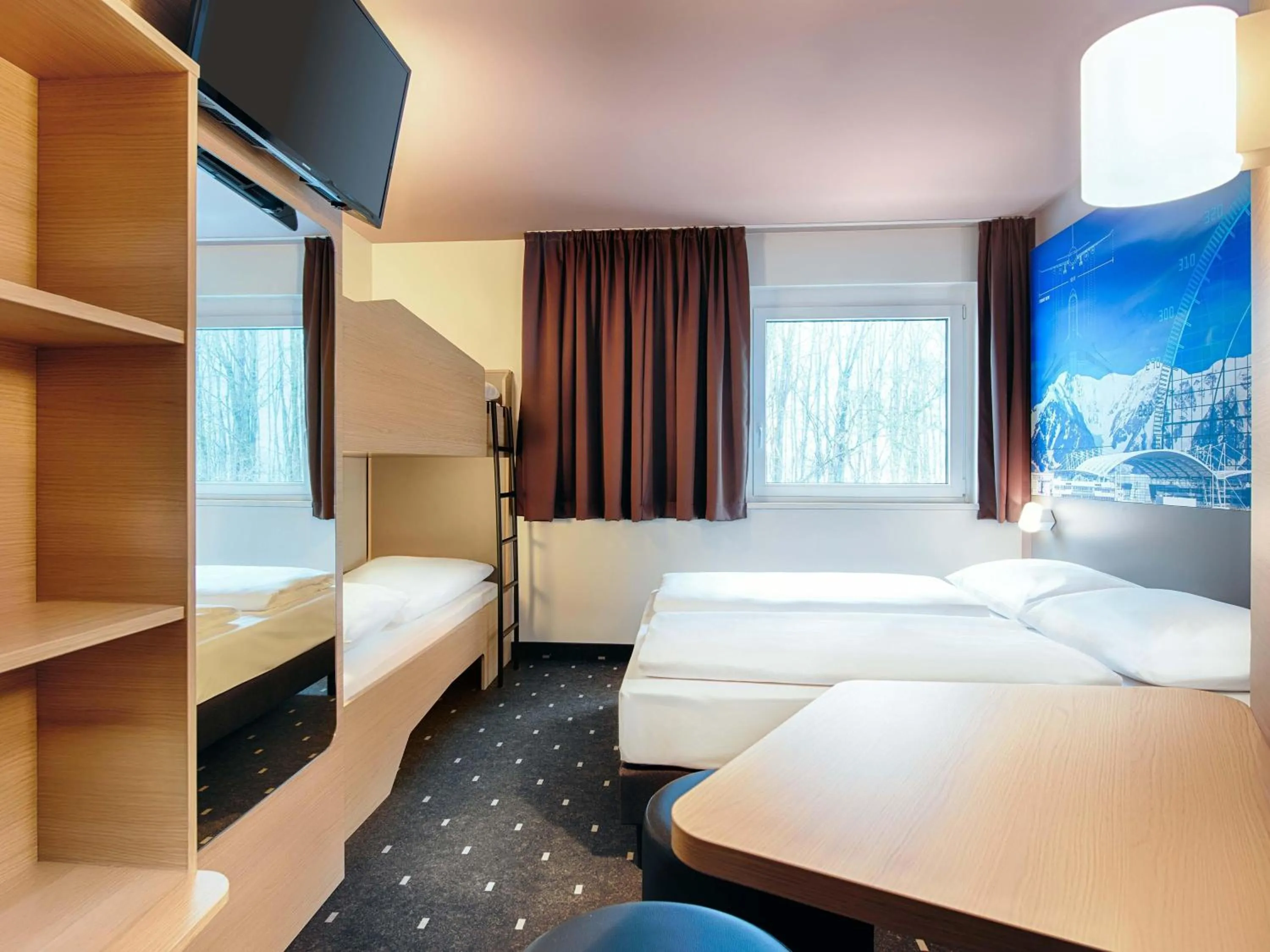 Family Room (2 Adults + 2 Children) in B&B HOTEL München-Airport