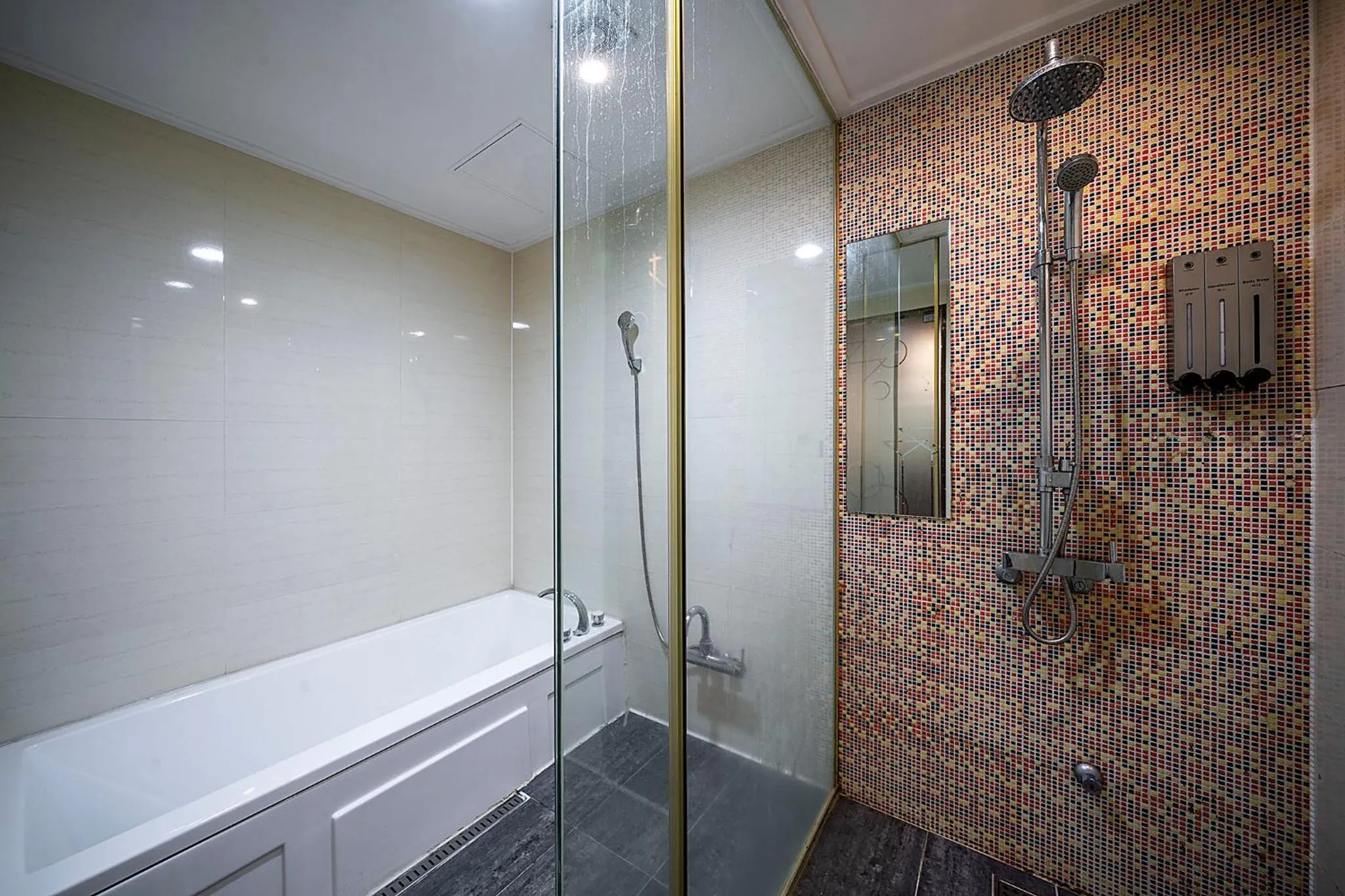 Premier Twin Room in Hotel Cullinan Yongin