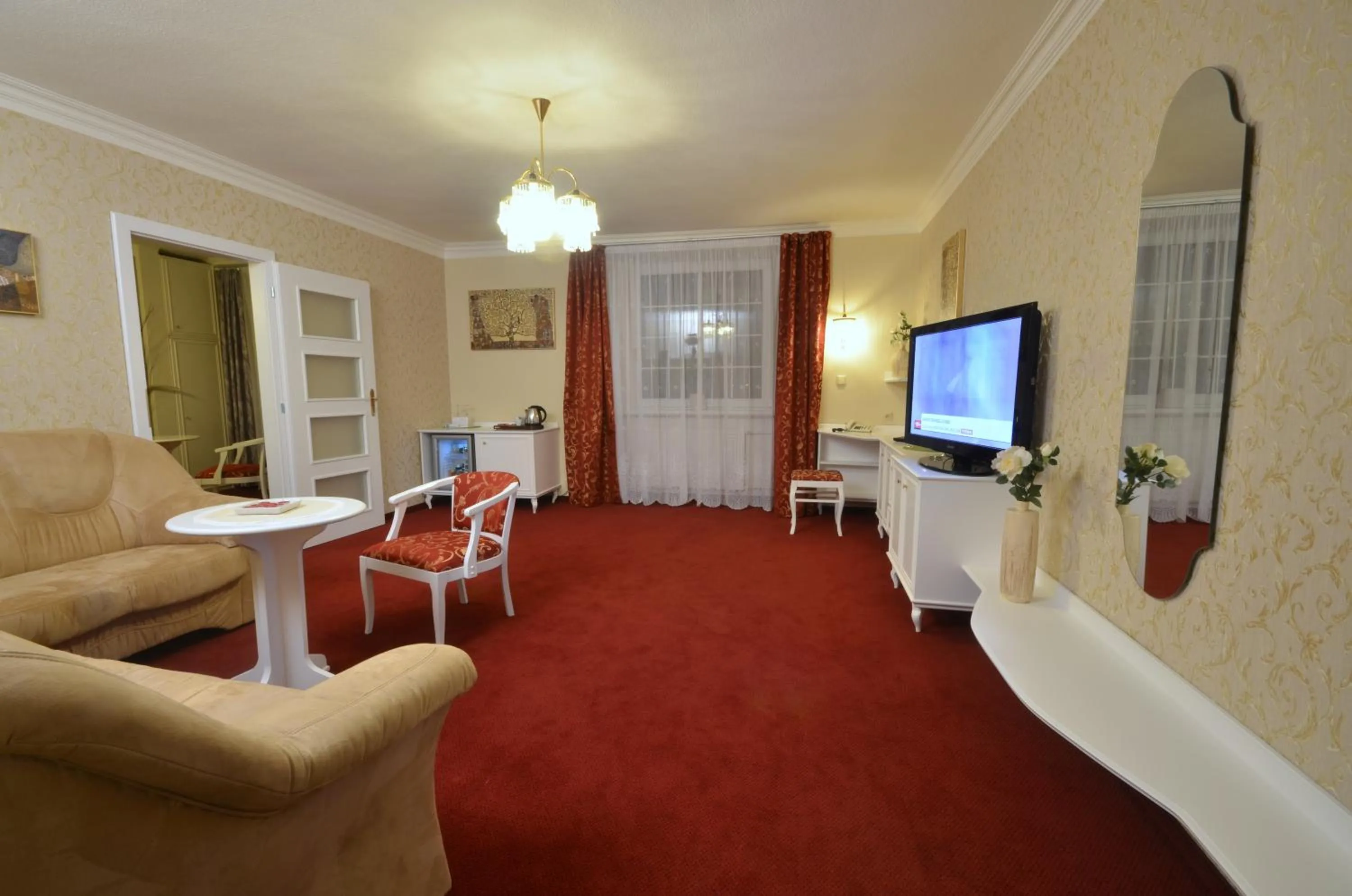 One-Bedroom Suite in Hotel Ostrov