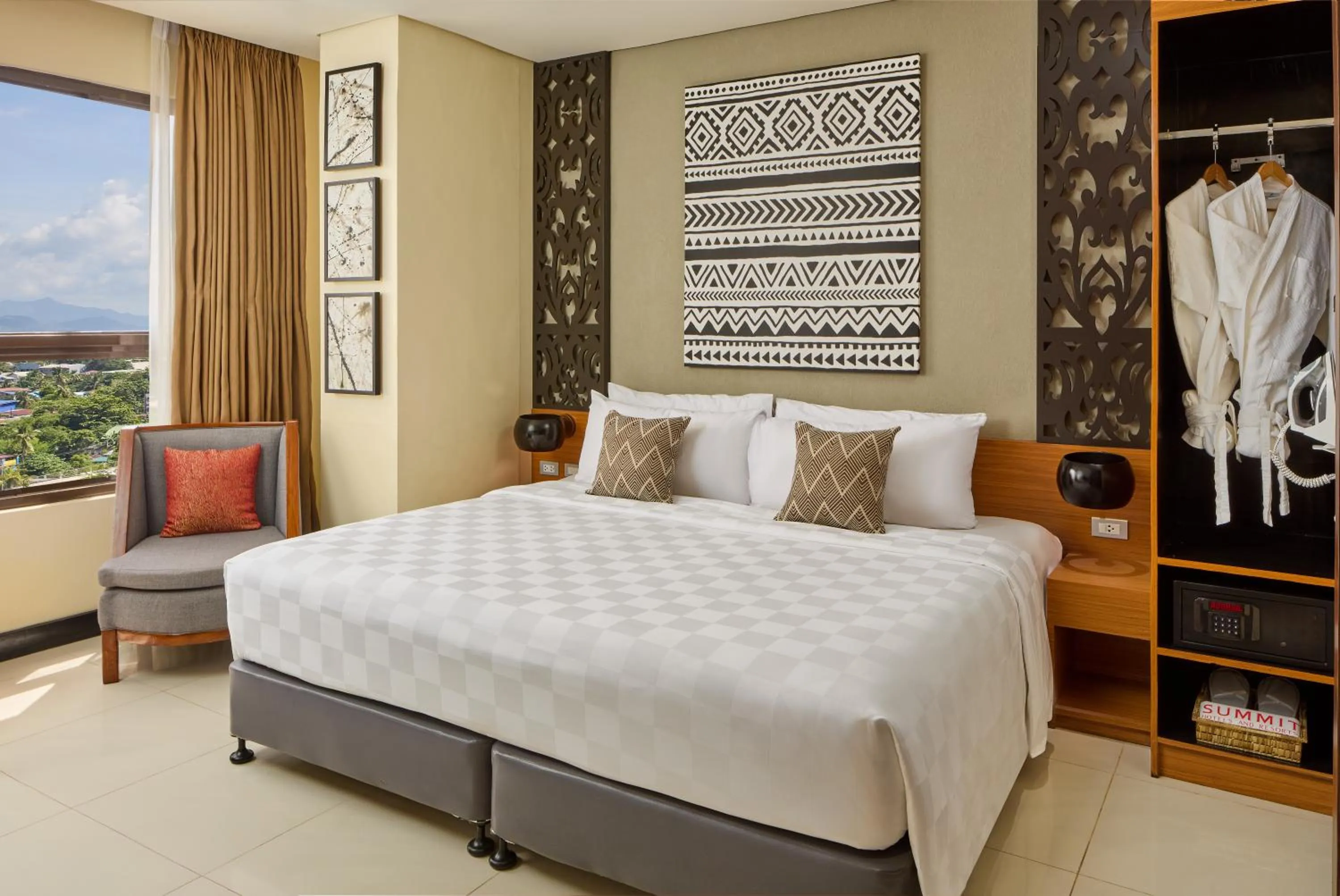 Deluxe Suite - single occupancy in Summit Hotel Tacloban