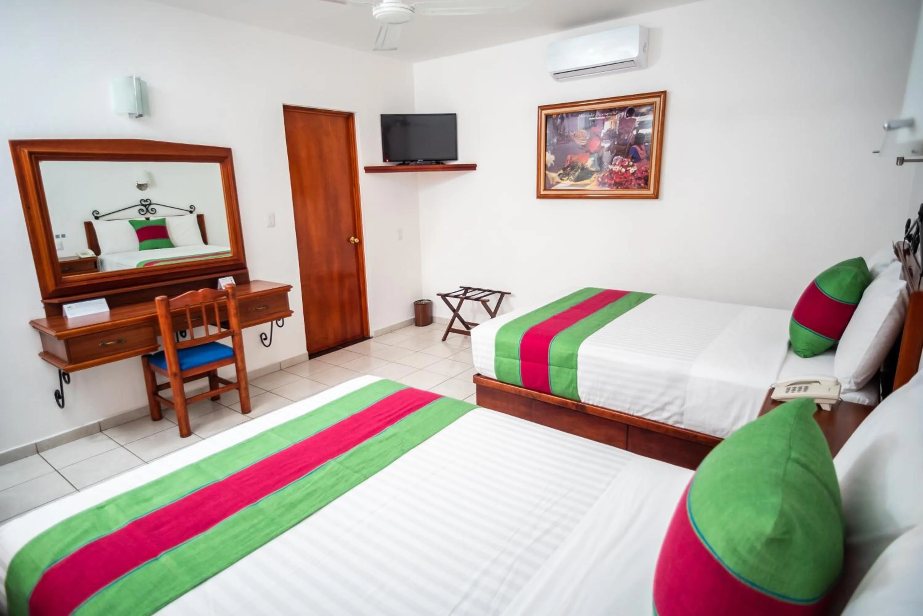 Double Room with Two Double Beds in Hotel Los Olivos Spa