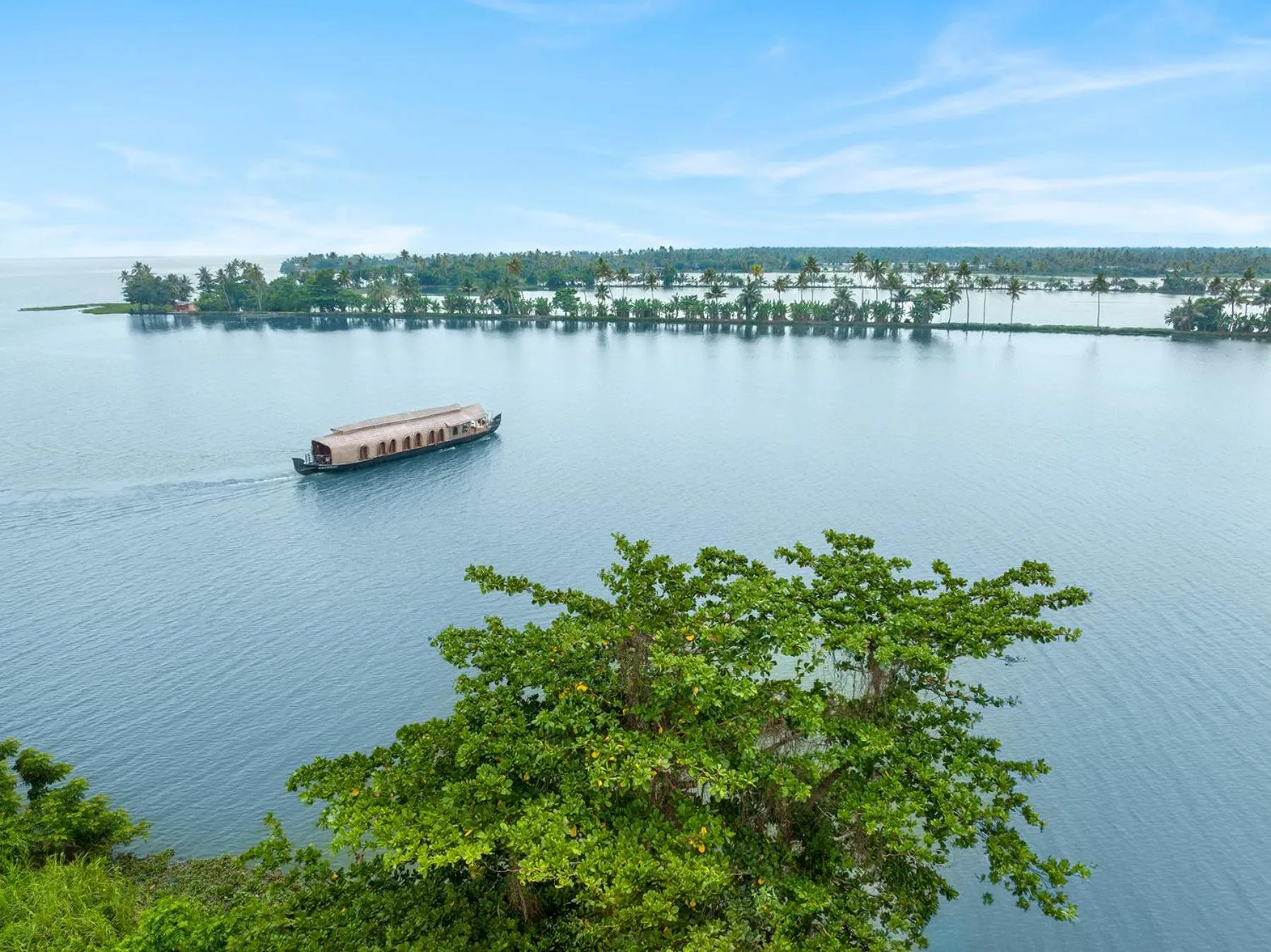 One-Bedroom Houseboat in Kumarakom Lake Resort