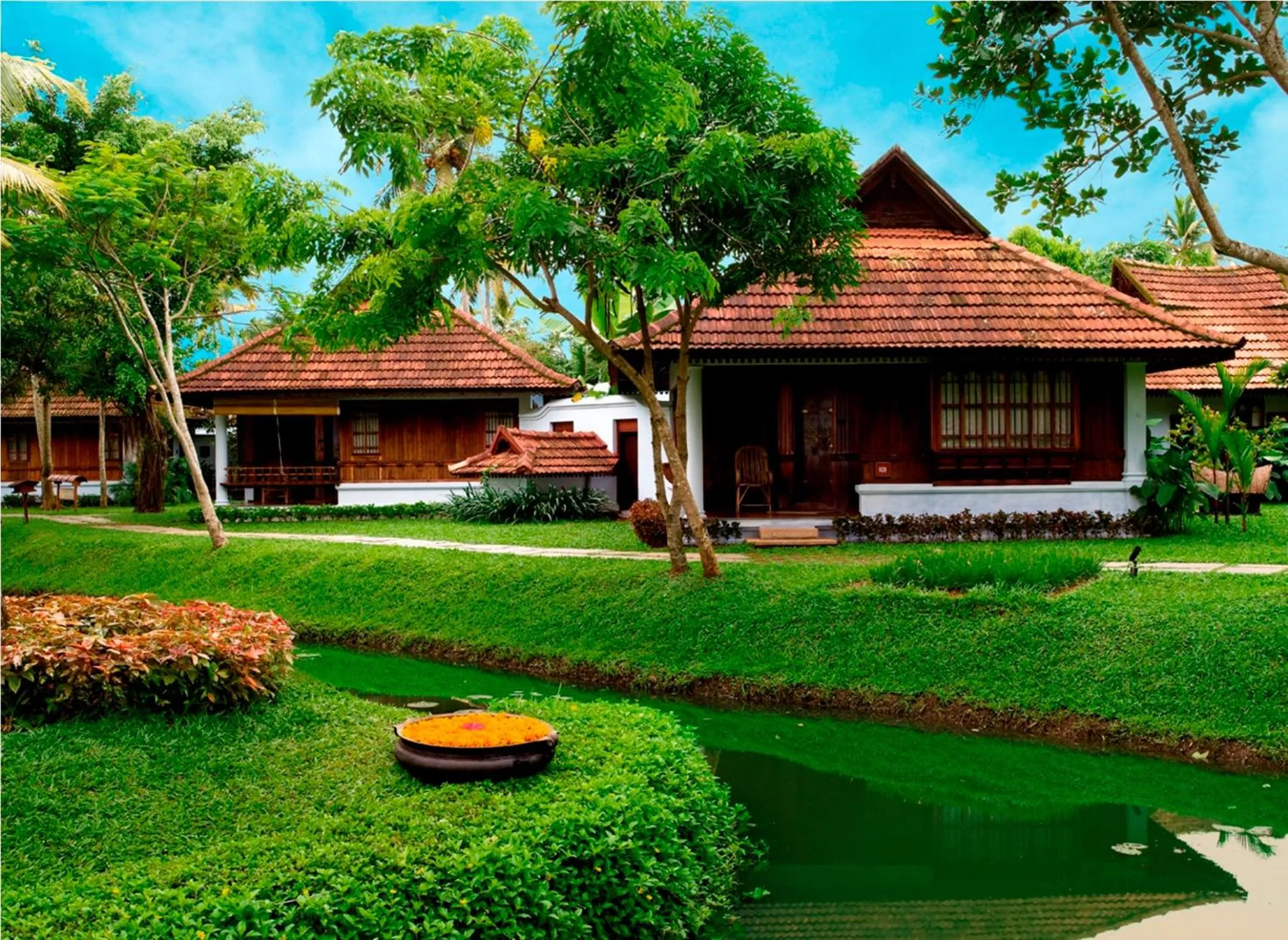 Heritage Villa with Private Pool in Kumarakom Lake Resort