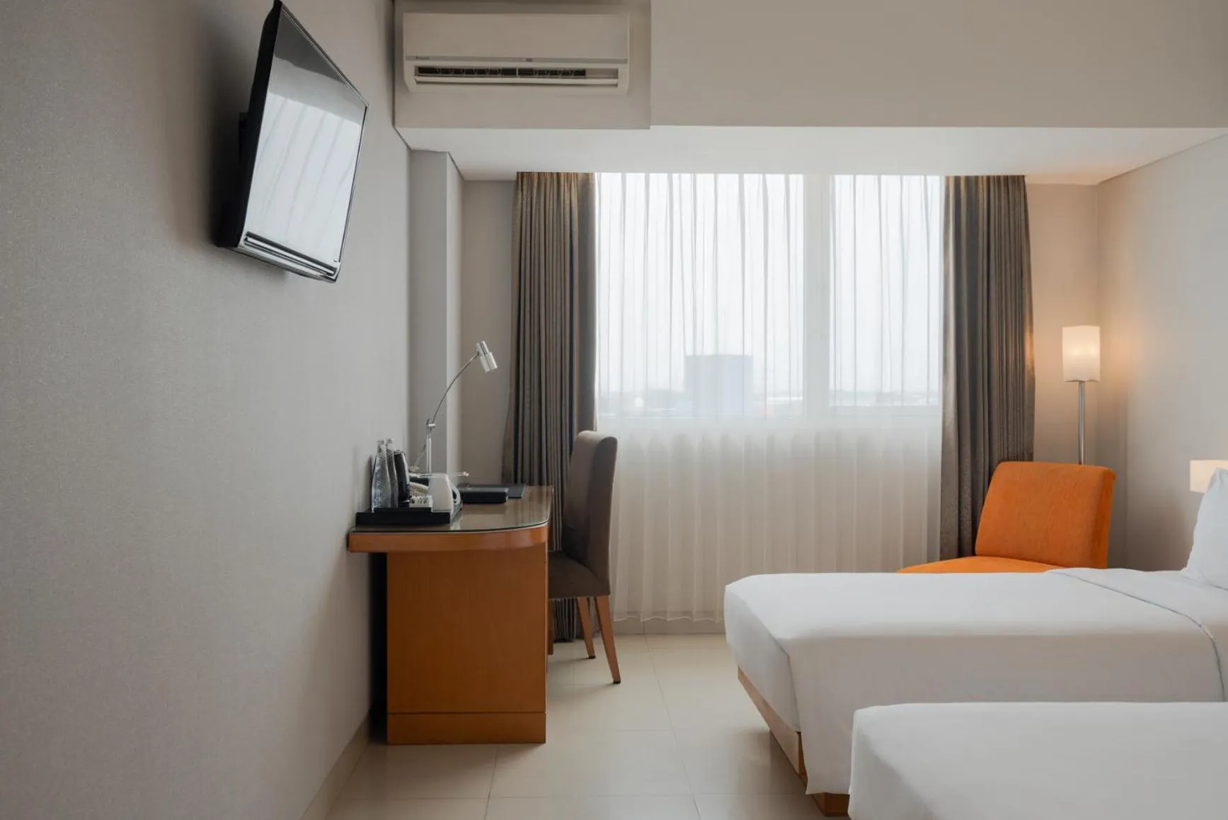 Deluxe Twin Room in The Capital Hotel Surabaya