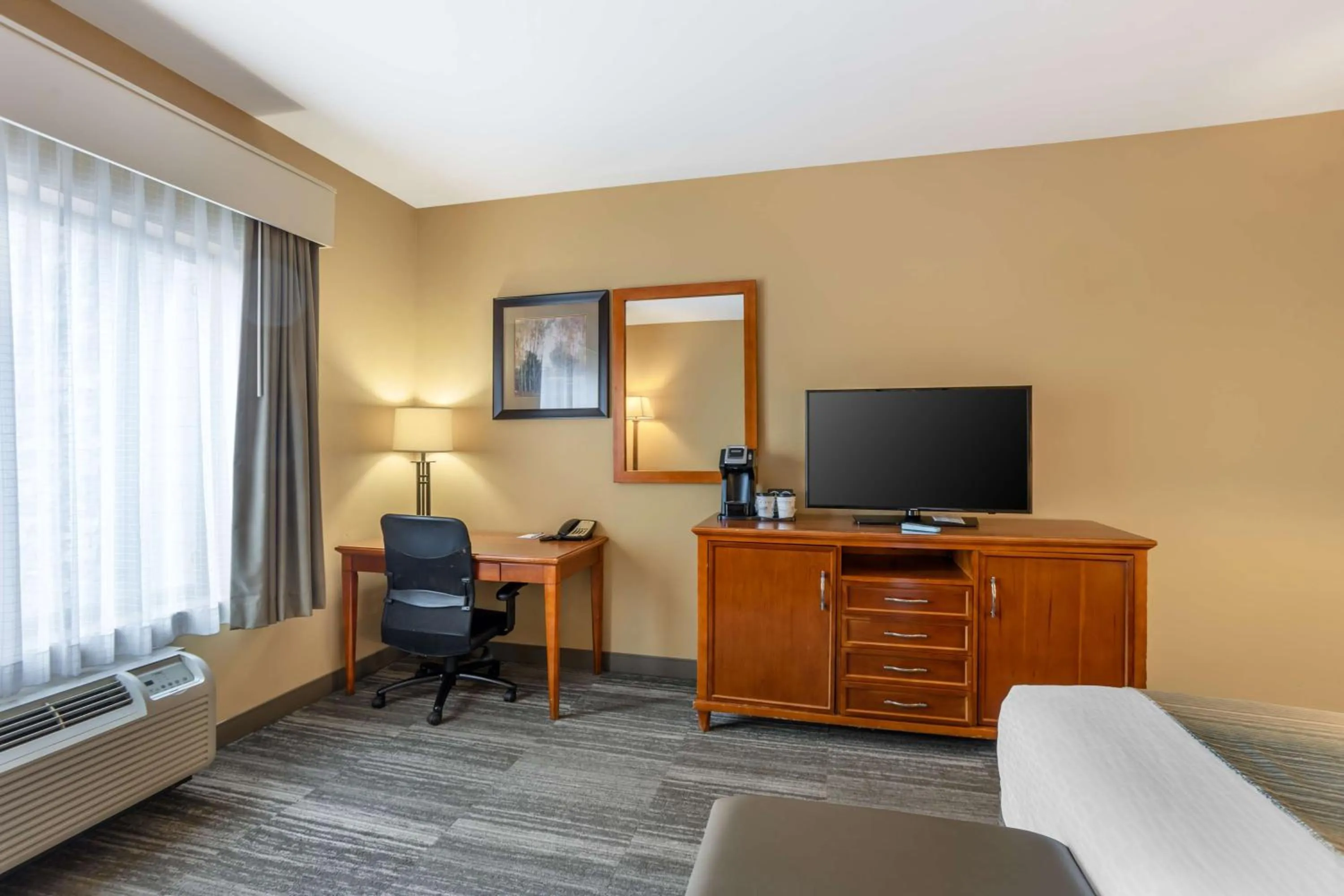 King Room in Best Western PLUS University Park Inn & Suites
