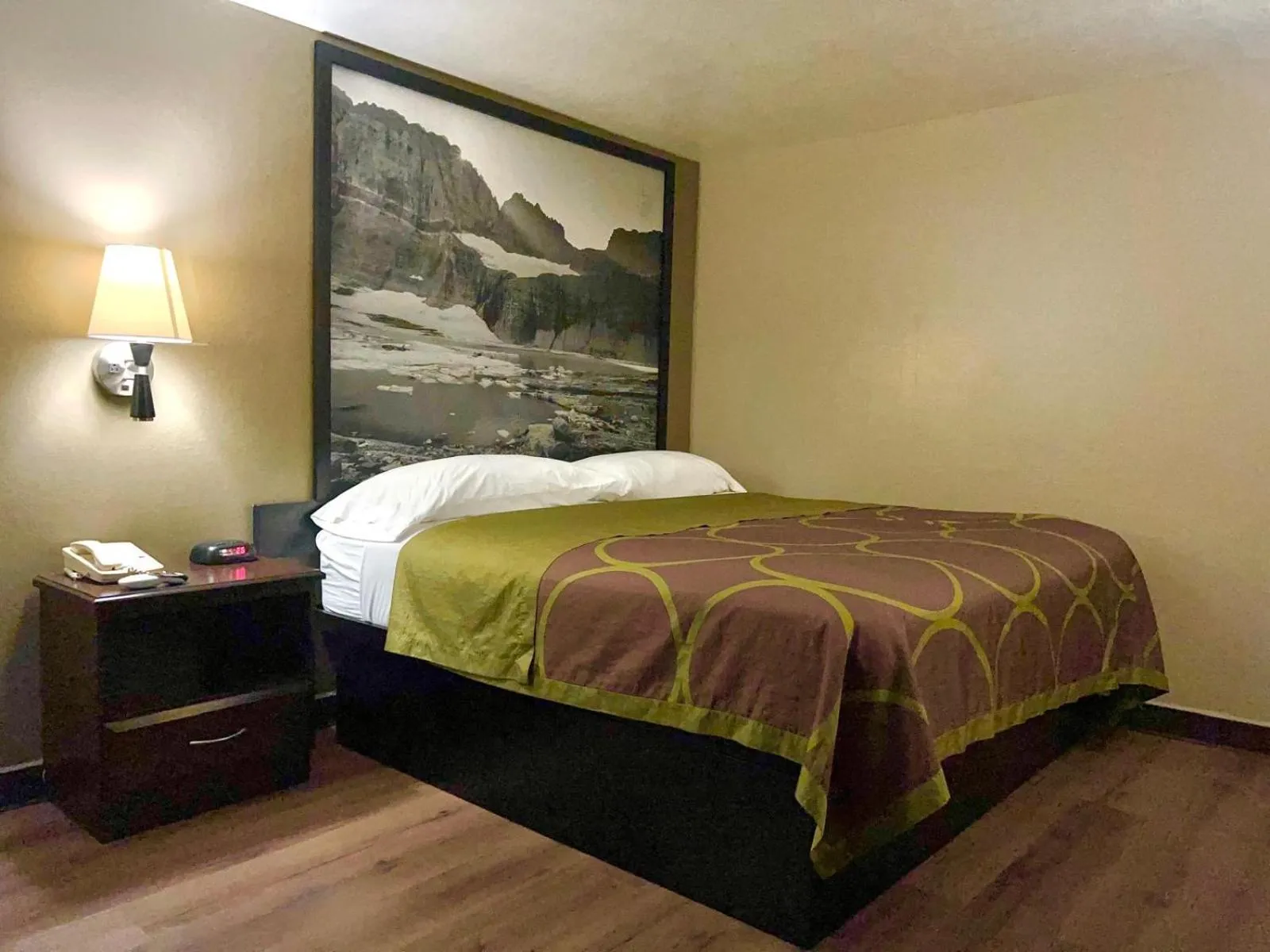 King Room - Non-Smoking in Super 8 by Wyndham Ogden, Utah