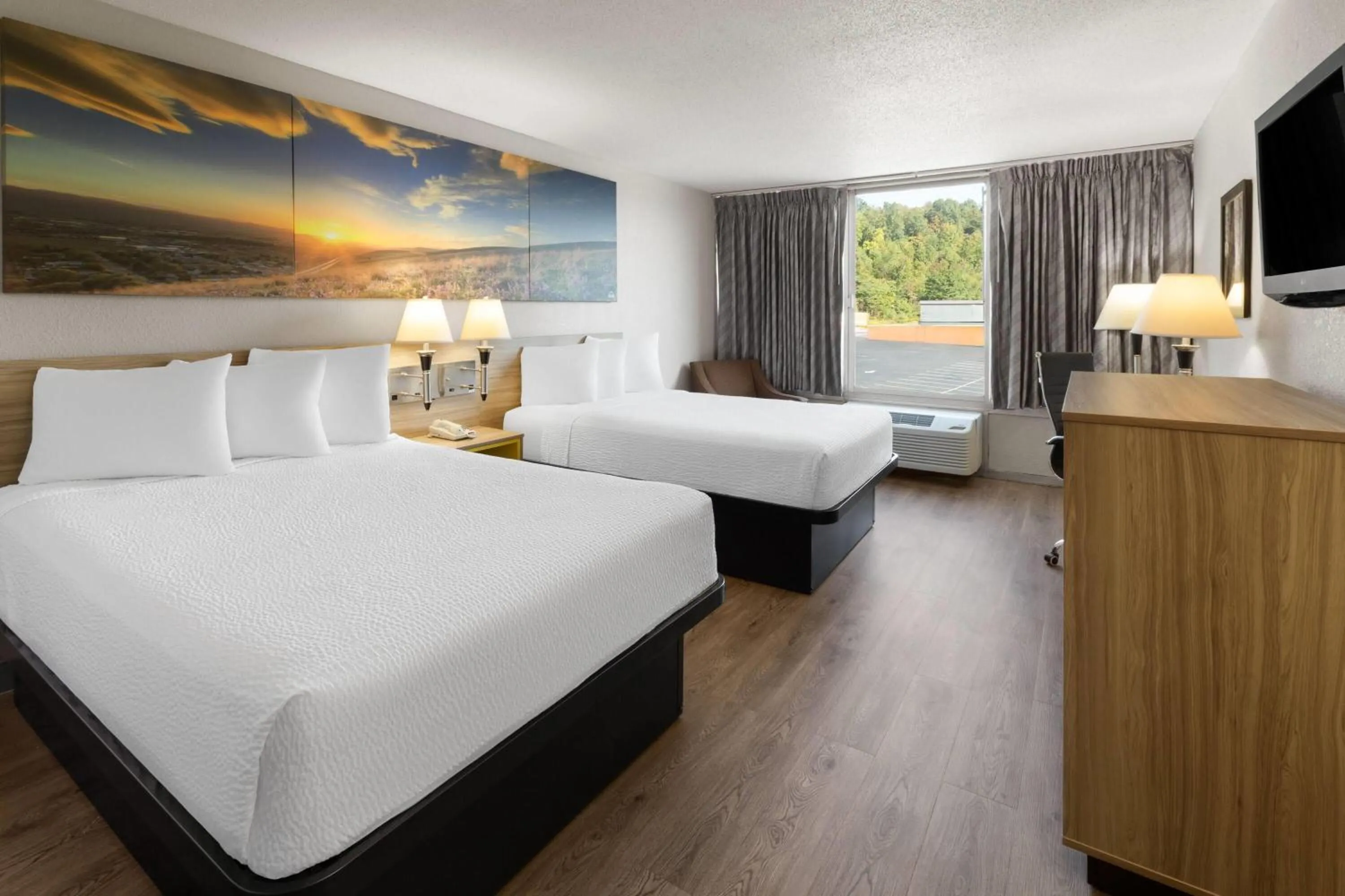 Room with Two Double Beds - Smoking in Days Inn by Wyndham Cambridge