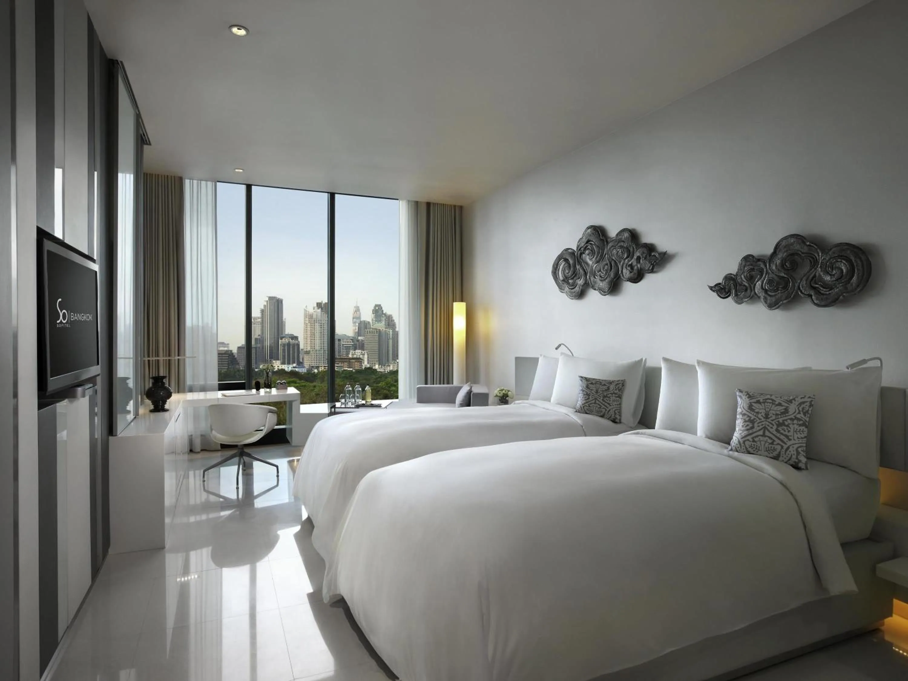 SO COMFY Twin Room with Park or City View in SO/ Bangkok