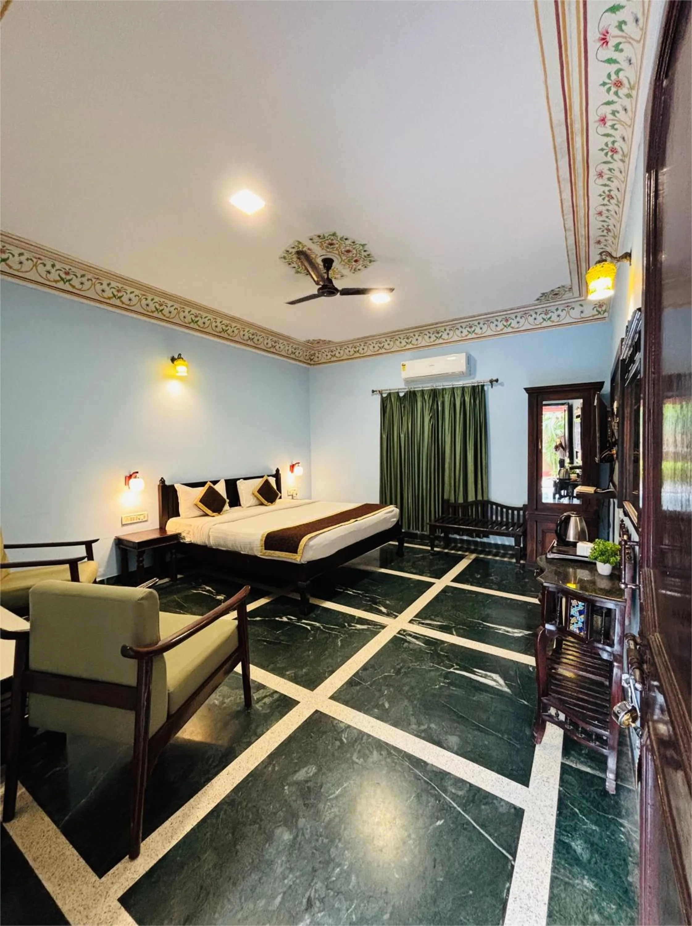 Deluxe Room in Sajjan Bagh Resort
