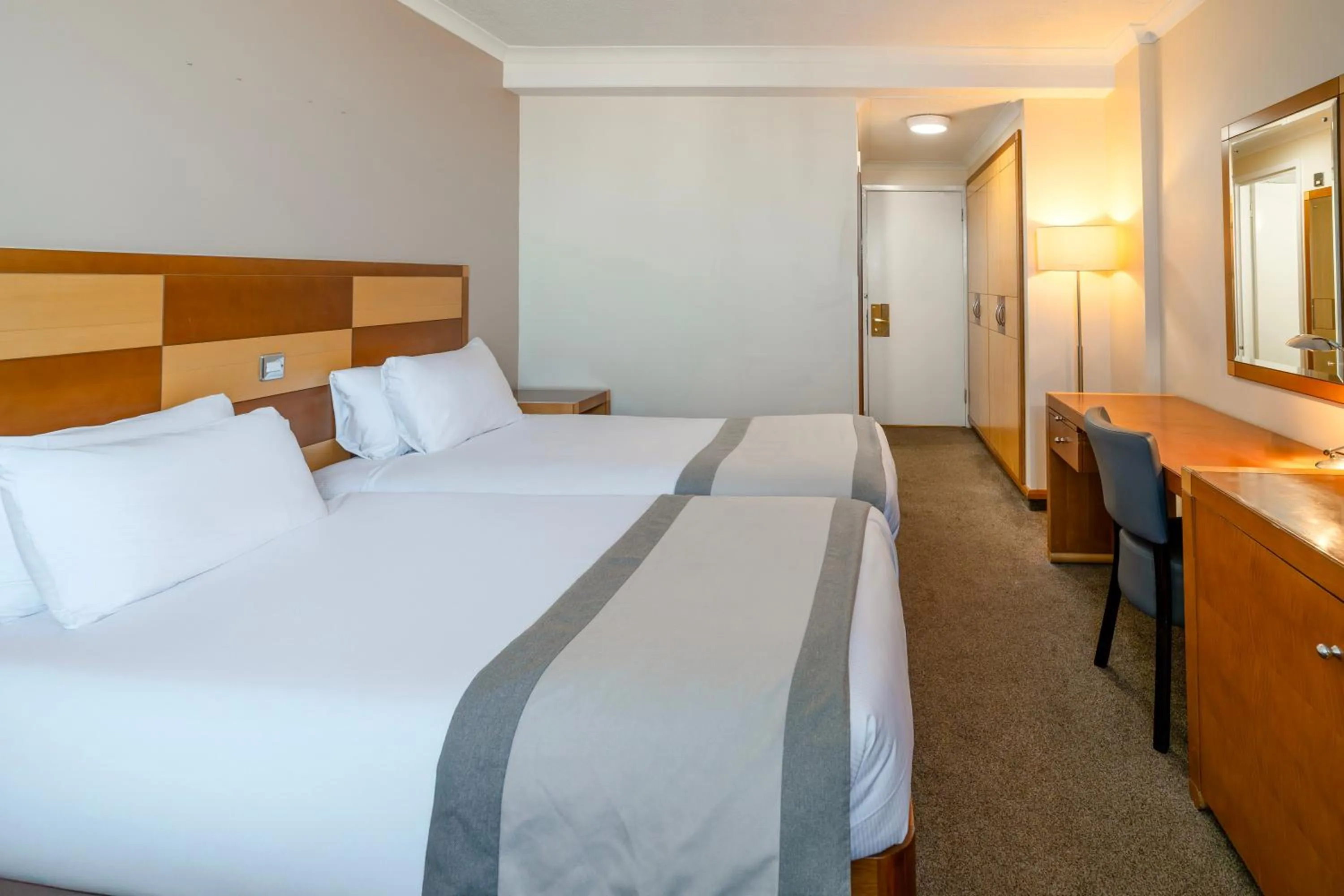 Twin Room with Partial Sea View in Grand Hotel Blackpool