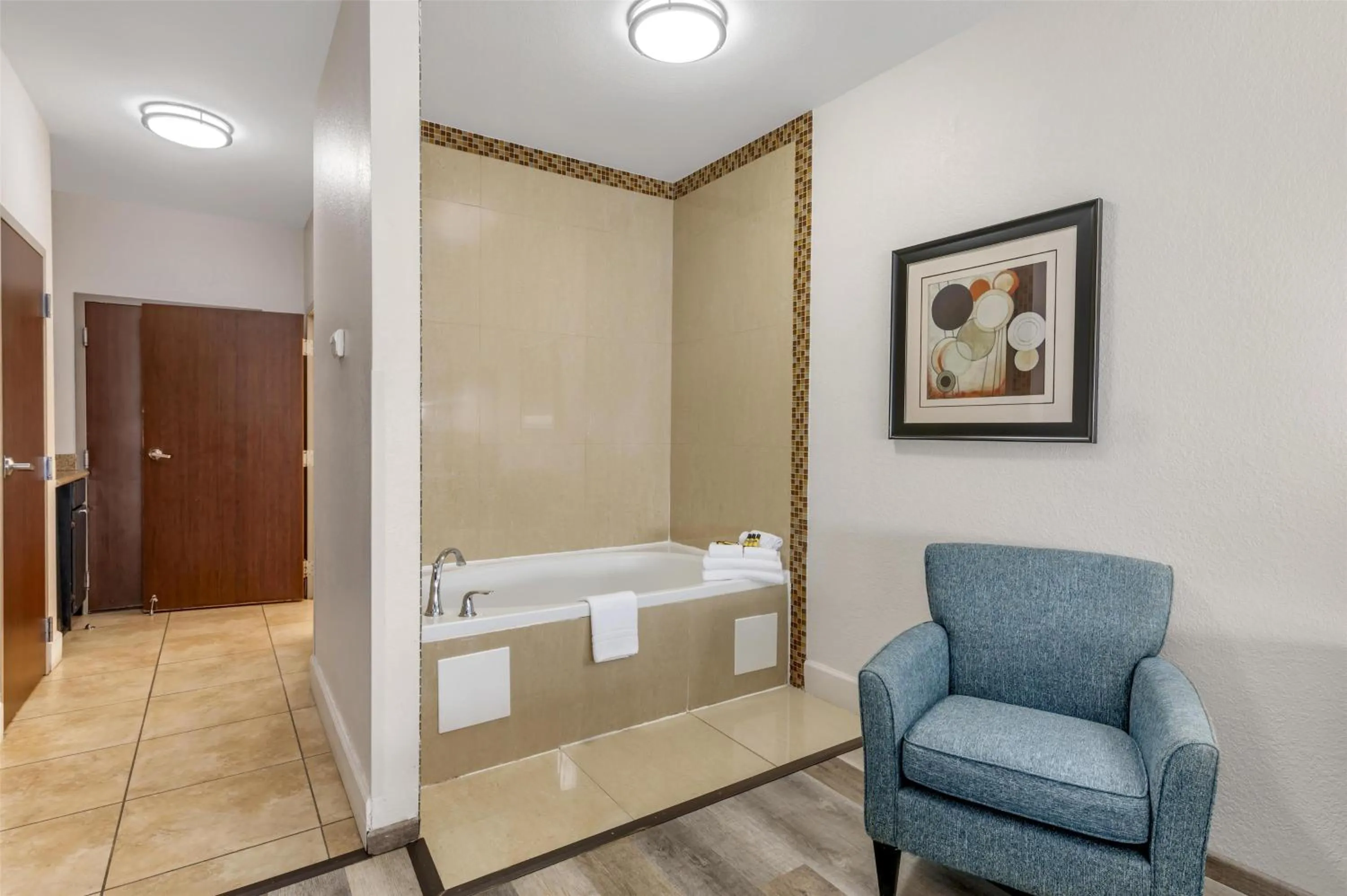 King Suite with Sofa Bed - Non Smoking in Best Western Plus JFK Inn & Suites