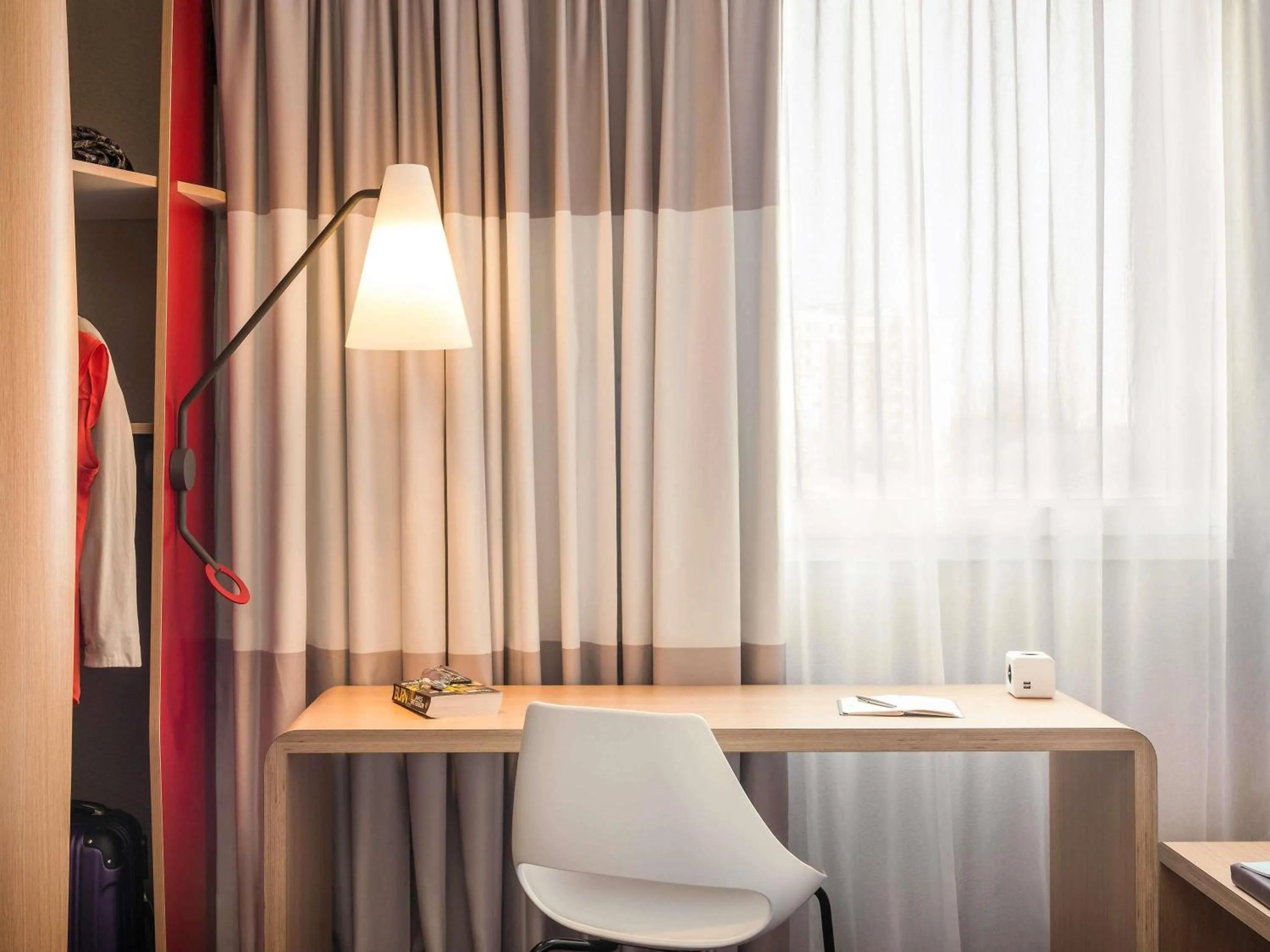 Standard Twin Room in ibis Troyes Centre