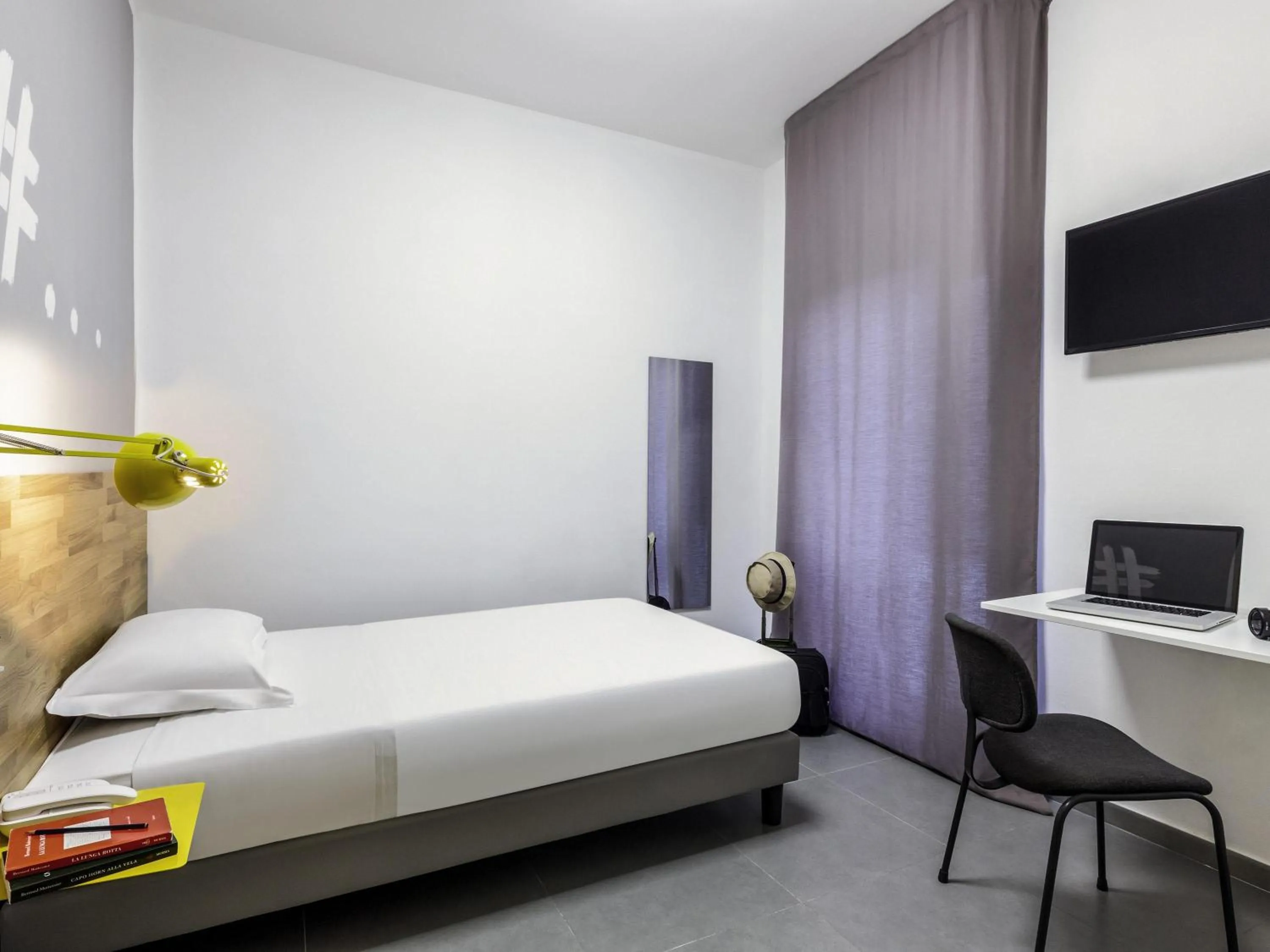 Superior Single Room - single occupancy in Ibis Styles Brindisi