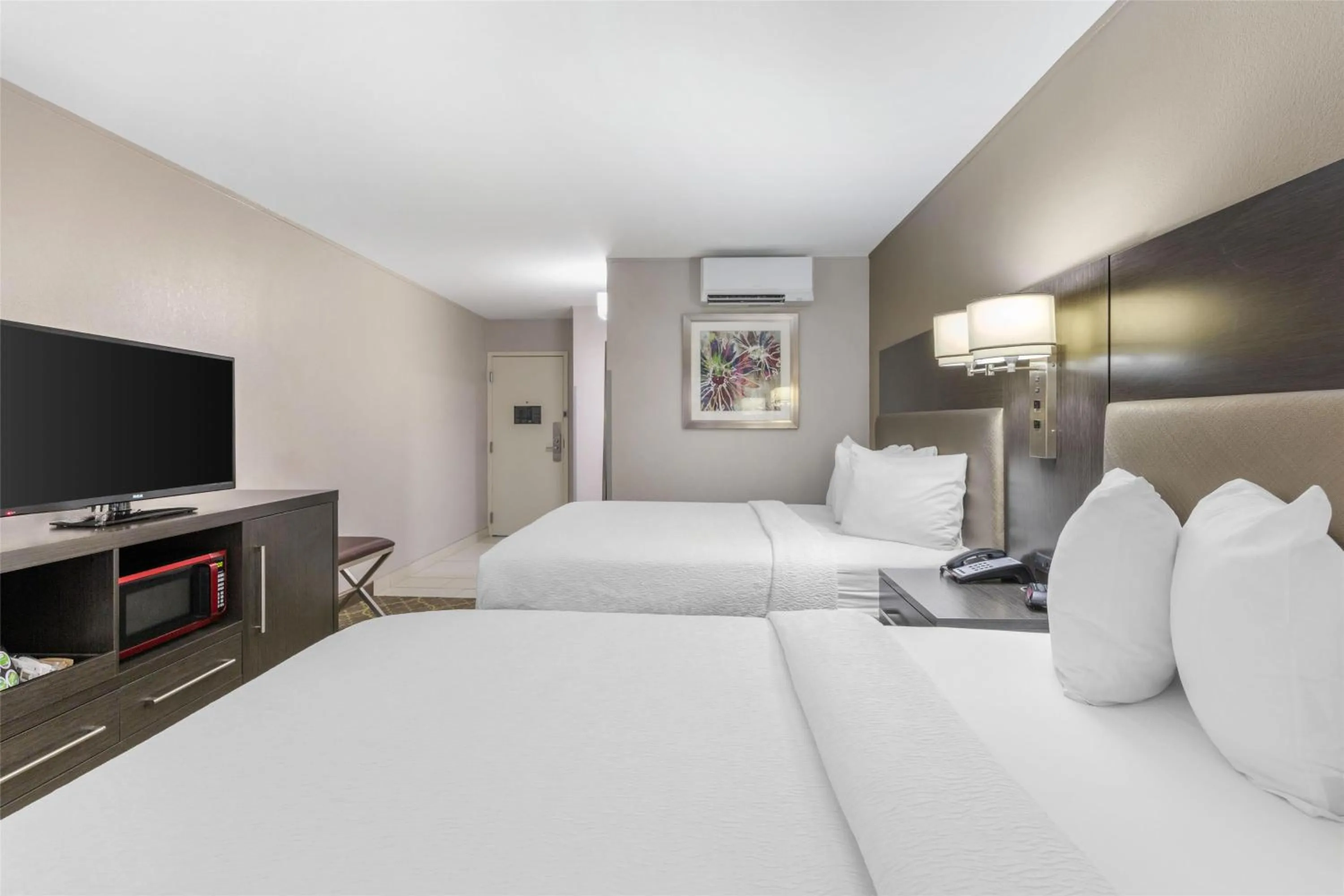 Queen Room with Two Queen Beds and Sofa Bed - Wet Bar/Non-Smoking in Best Western Plus Clemson Hotel & Conference Center