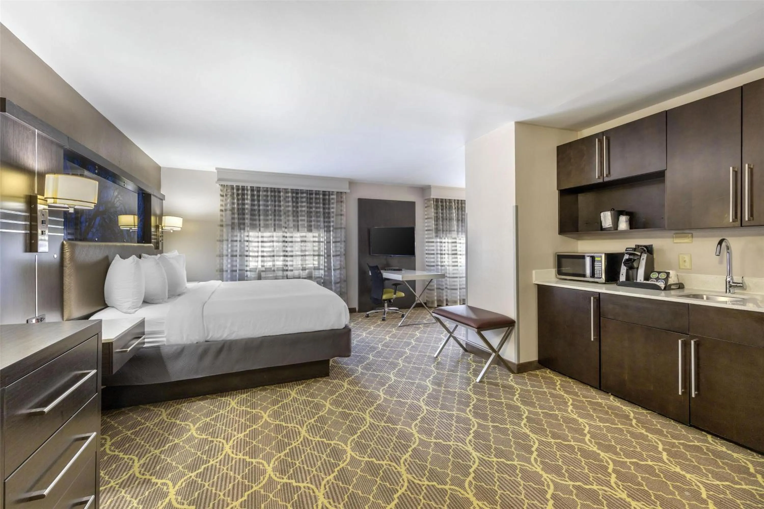 King Room with Bathtub and Sofa Bed - Disability Access/Non-Smoking in Best Western Plus Clemson Hotel & Conference Center