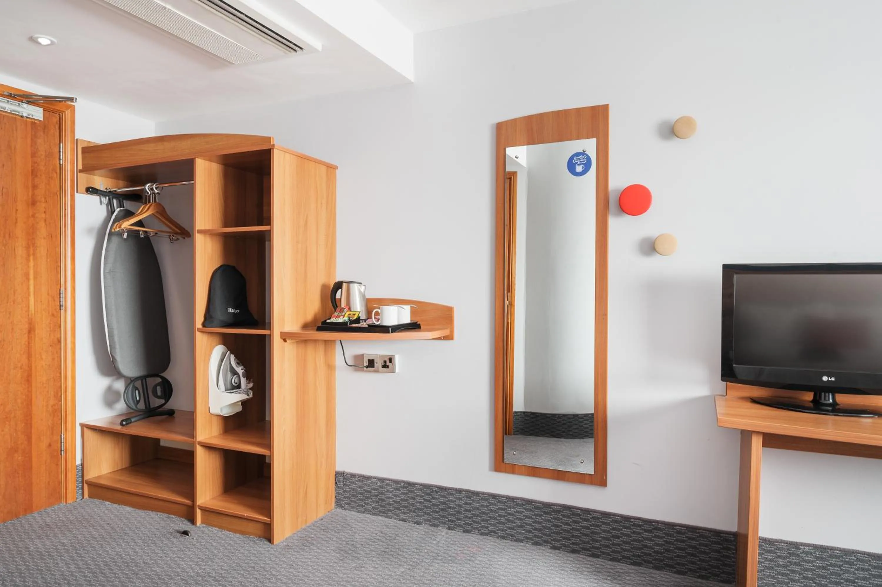 Standard Room with Free Hot Breakfast in Holiday Inn Express Shrewsbury by IHG