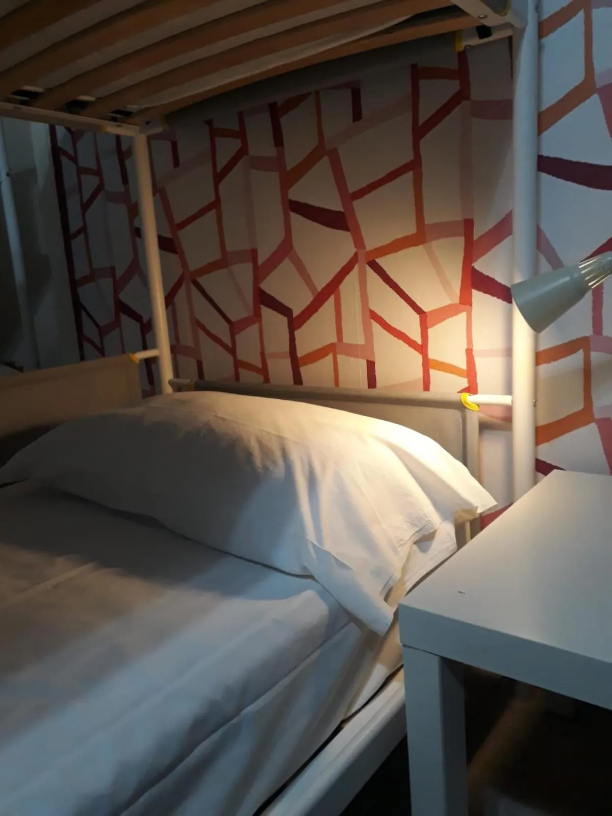 Single Bed in Female Dormitory Room in Balarm - Hostel and Bar