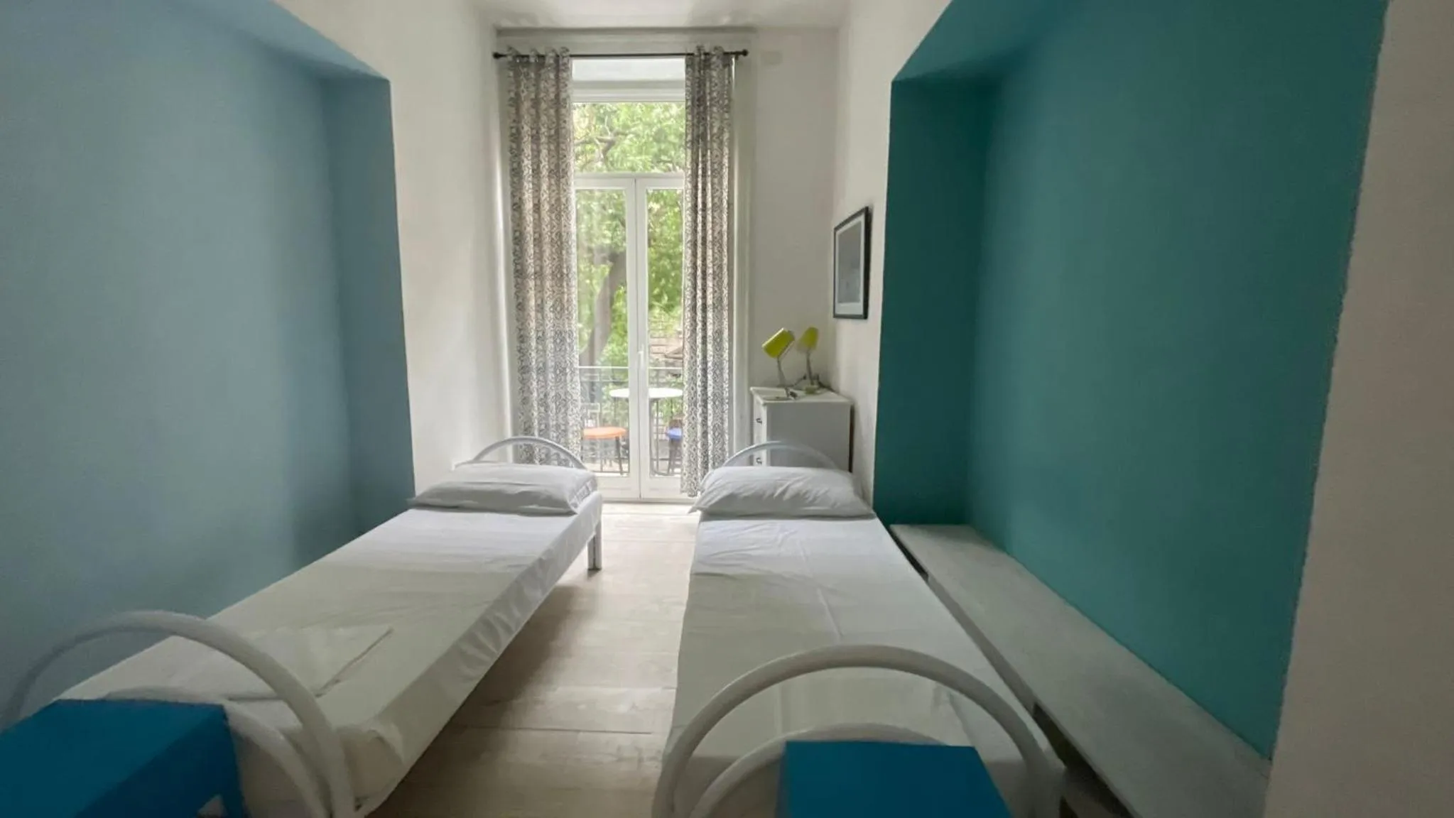 Twin Room - single occupancy in Balarm - Hostel and Bar