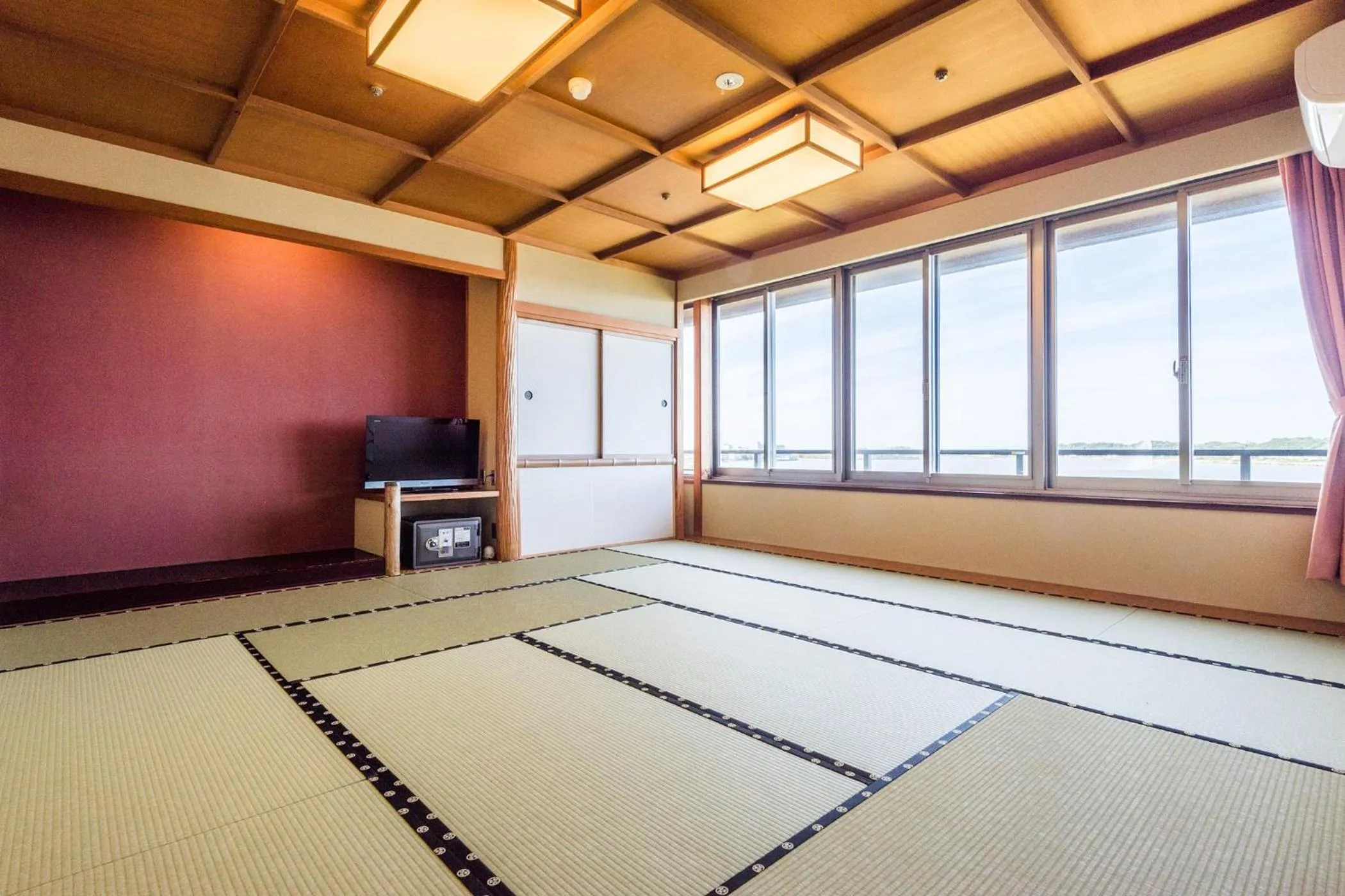 Superior Japanese-Western-Style Twin Room - single occupancy - Indoor Bath - Non-Smoking in Ooedo Onsen Monogatari Nagayama
