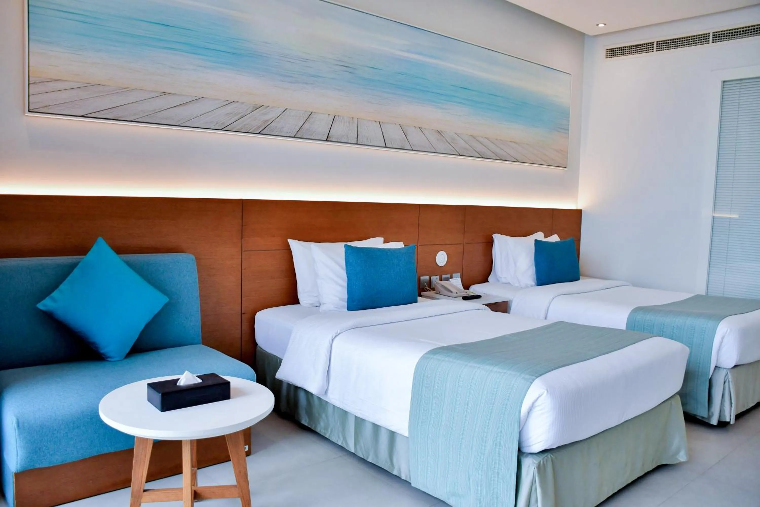 Standard Twin room Seaview - Non Smoking in Wyndham Garden Ajman Corniche