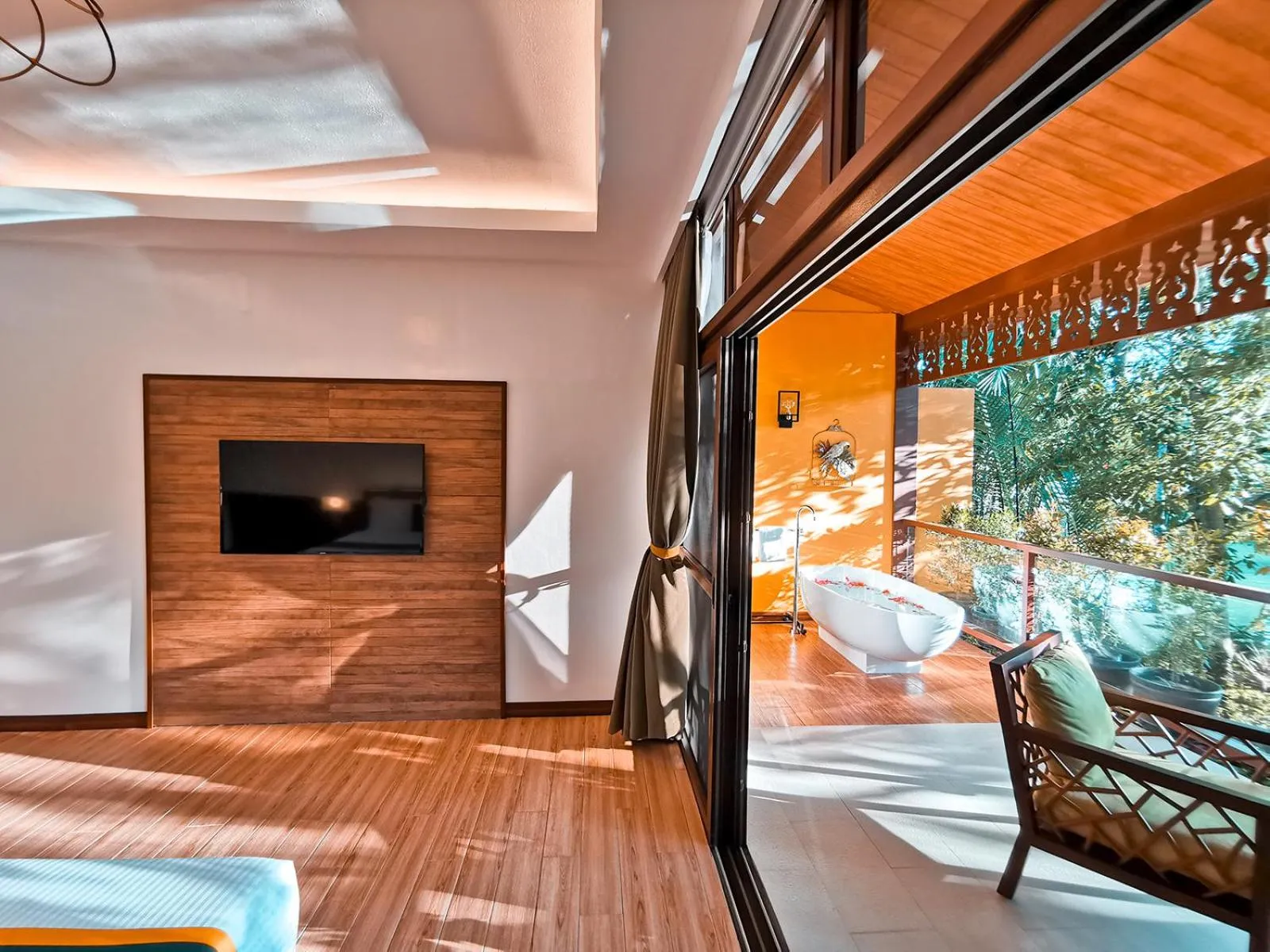 King Room with Spa Bath in Loboc River Resort