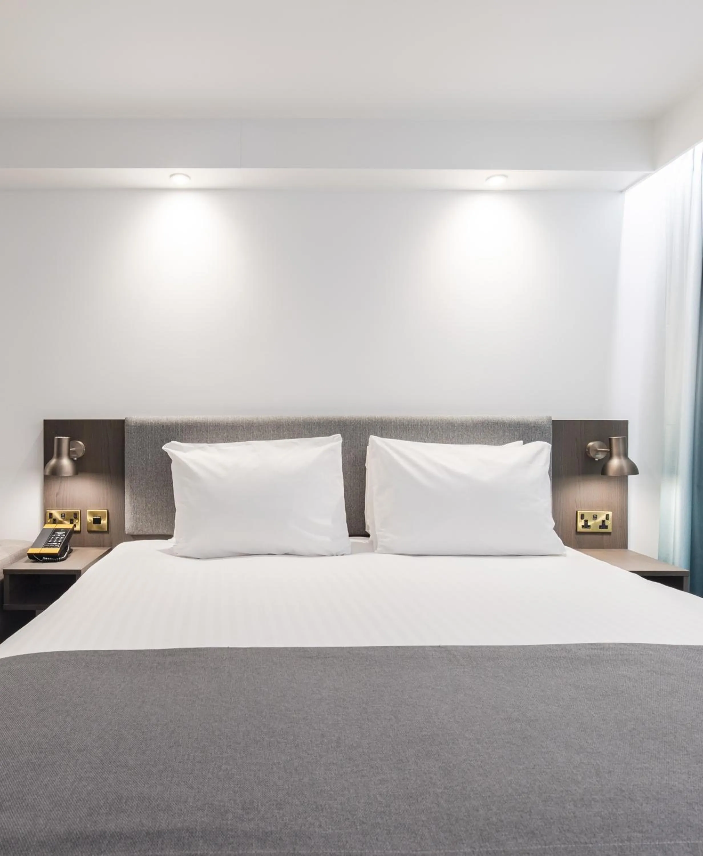 Standard King Room - Accessible in Holiday Inn Bristol Airport by IHG