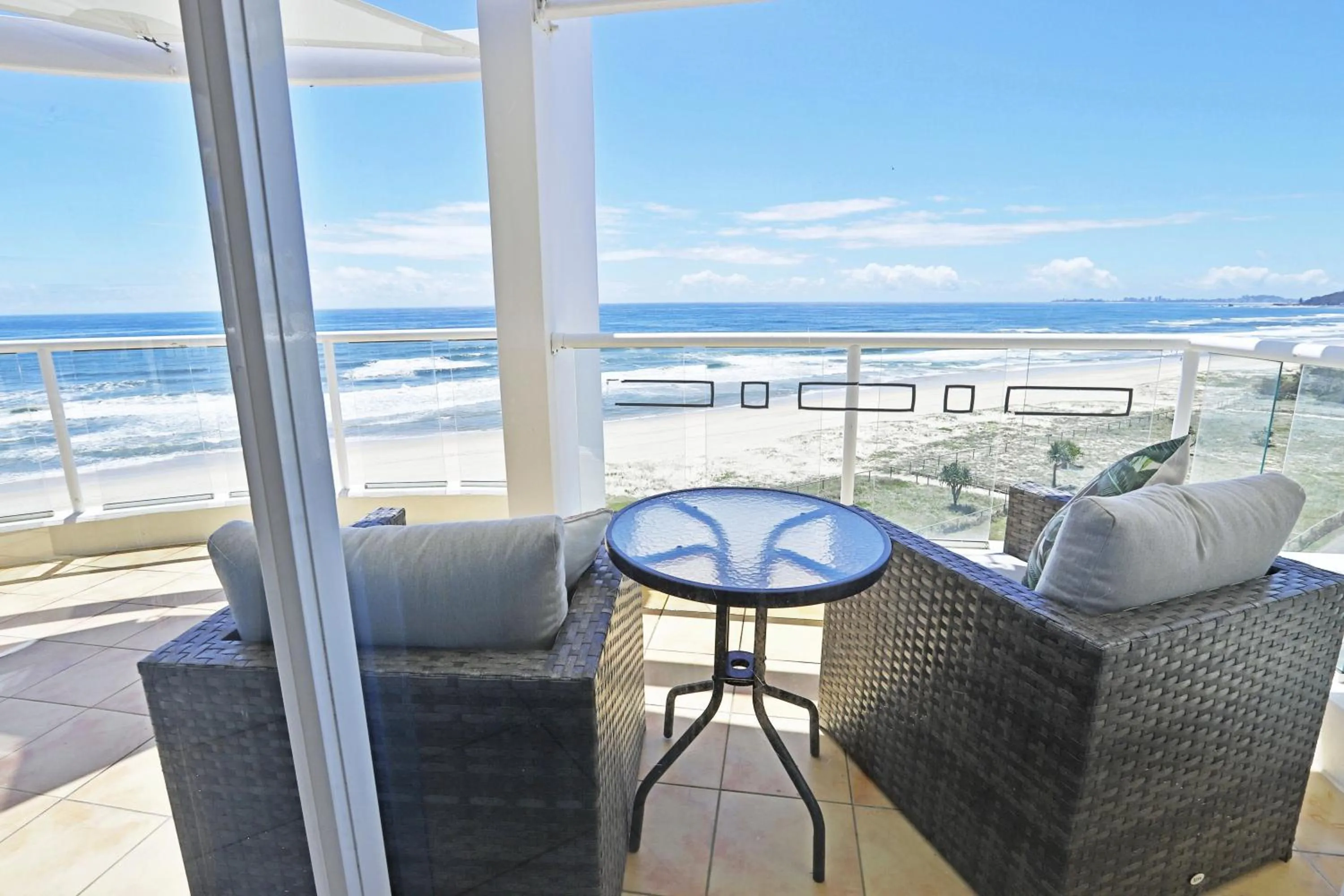 Three-Bedroom Apartment - Top Floor in Regency on the Beach