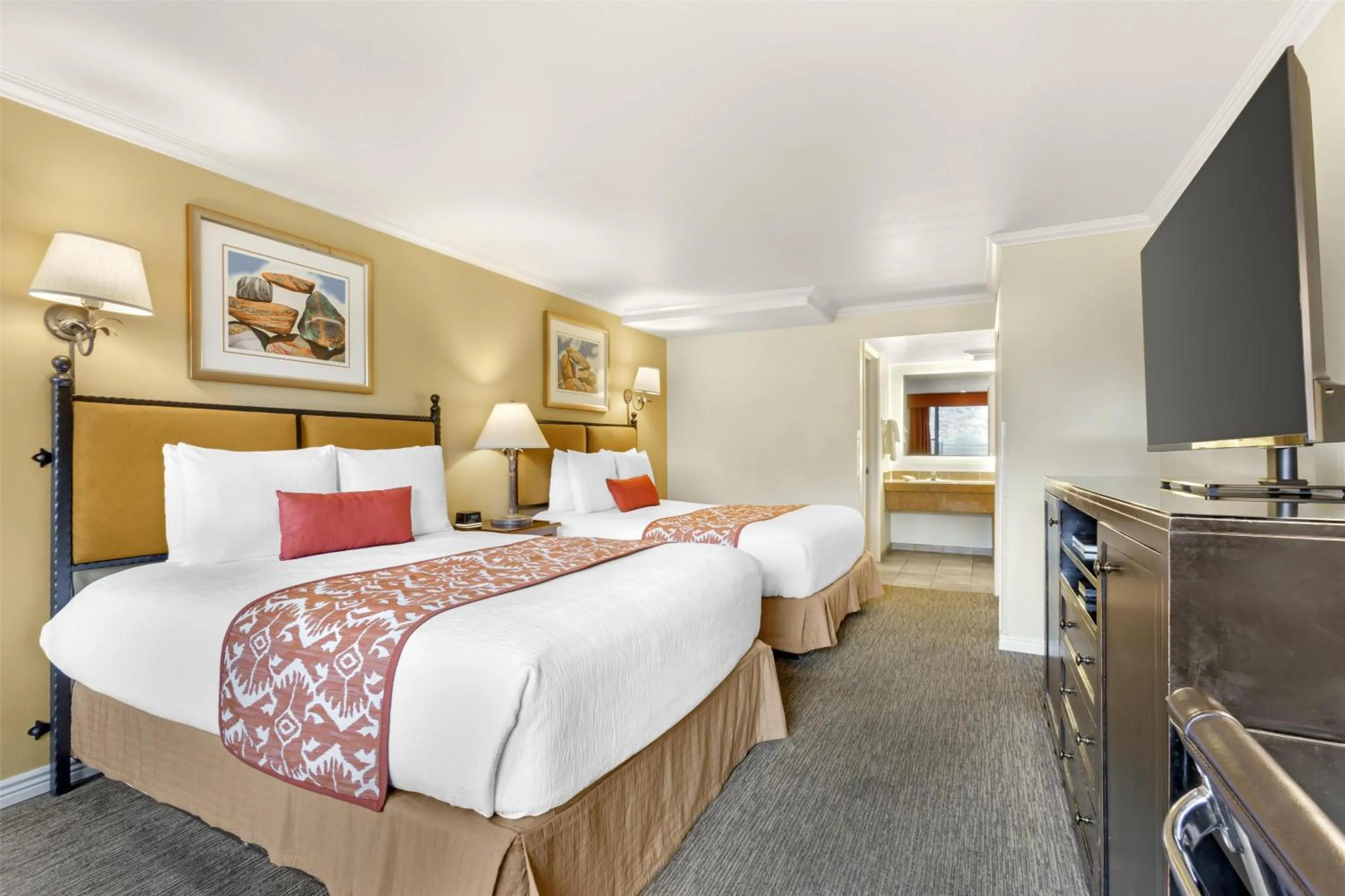 Queen Room with Two Queen Beds with Red Rock View with Patio - Non-smoking in Best Western Plus Arroyo Roble Hotel & Creekside Villas