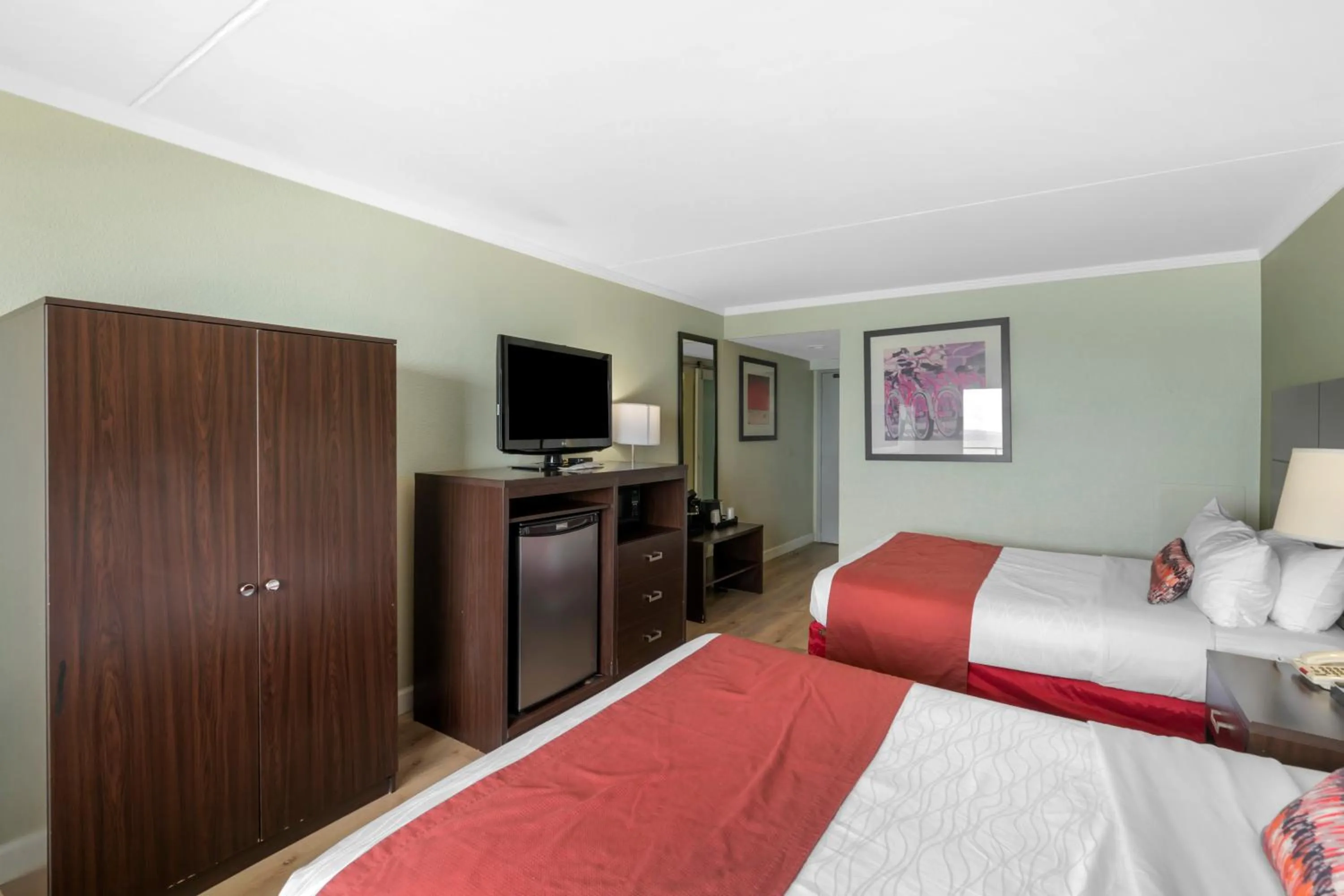 Room with Two Double Beds - Partial Ocean View in Sandcastle Resort