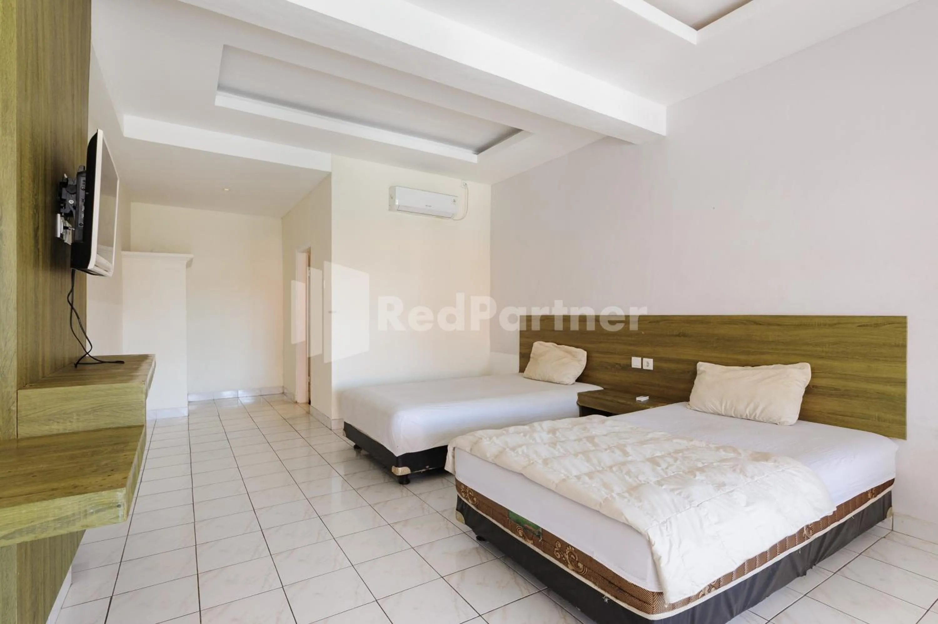 Twin Room in Pulau Bali Hotel Denpasar RedPartner