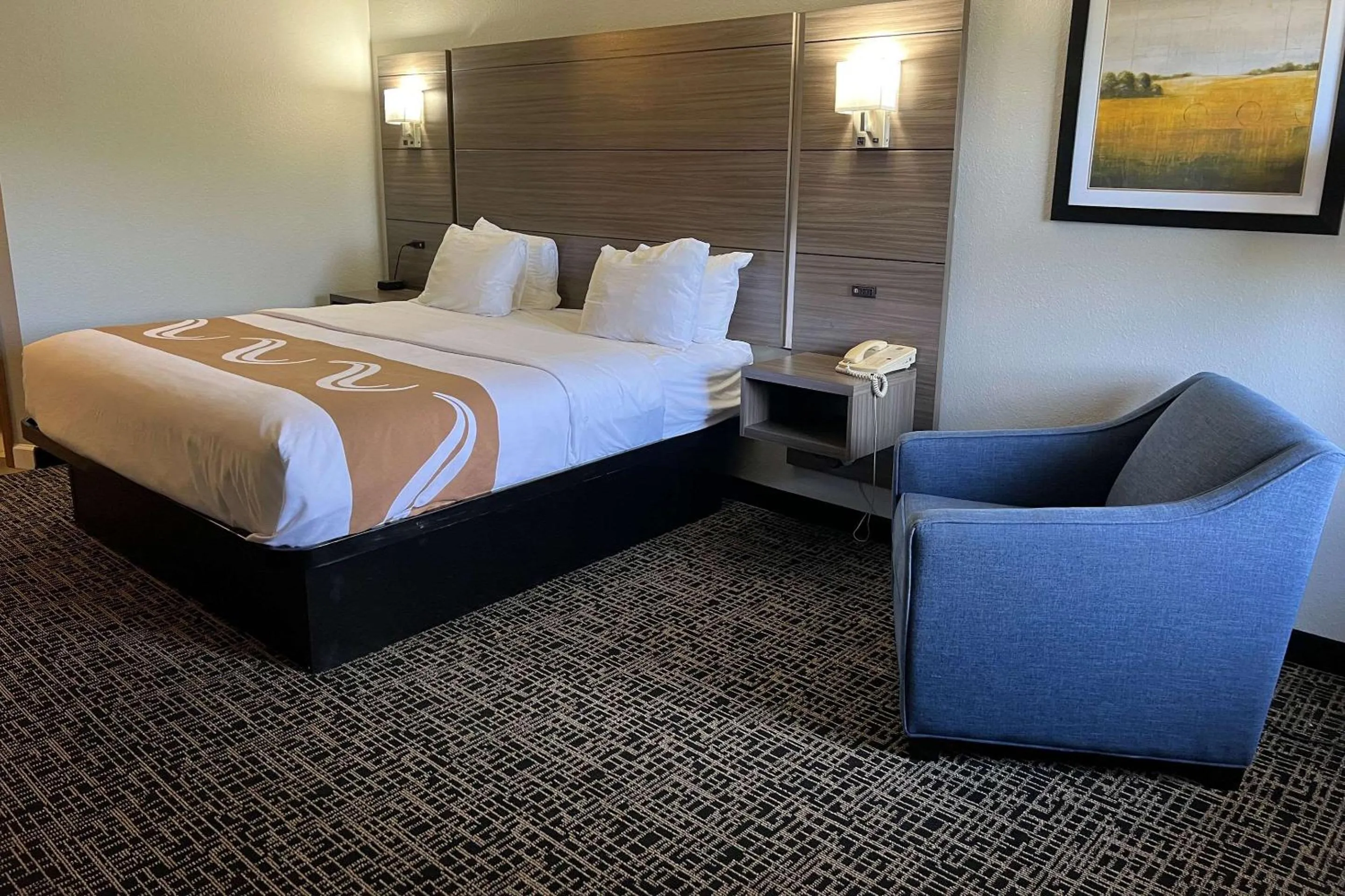 King Room - Non-Smoking in Quality Inn & Suites Red Wing